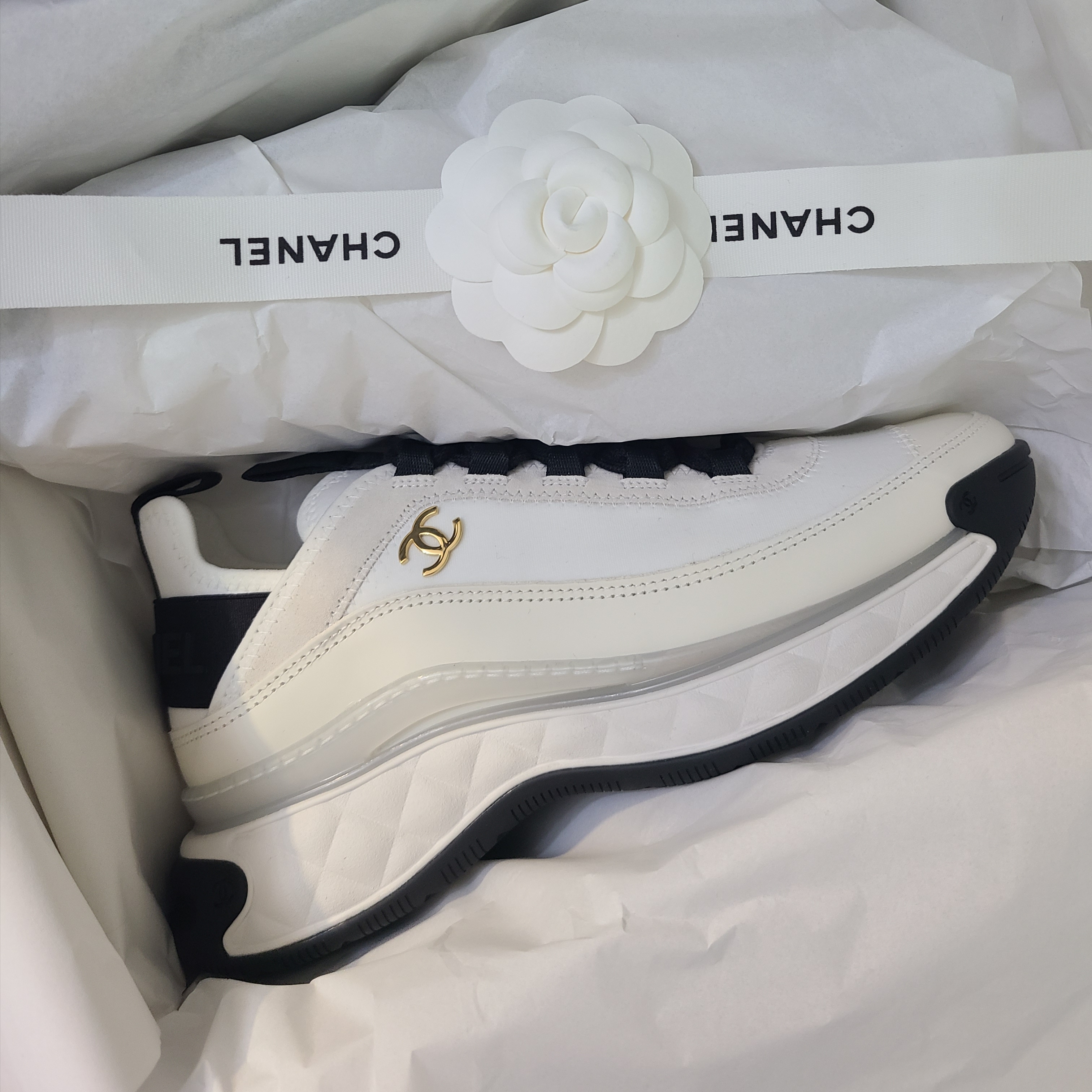 (W) Chanel Mixed Fibers Sneakers Velvet Calfskin & Gold Ivory 착용 스타일