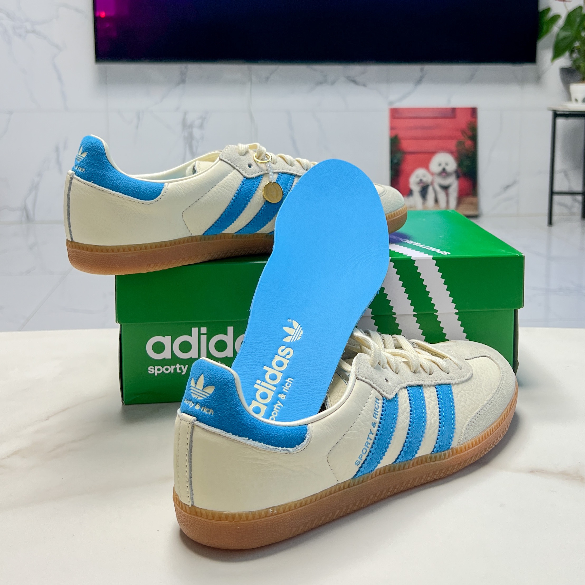 Adidas x Sporty & Rich Samba Cream Blue 착용 스타일 - 1
