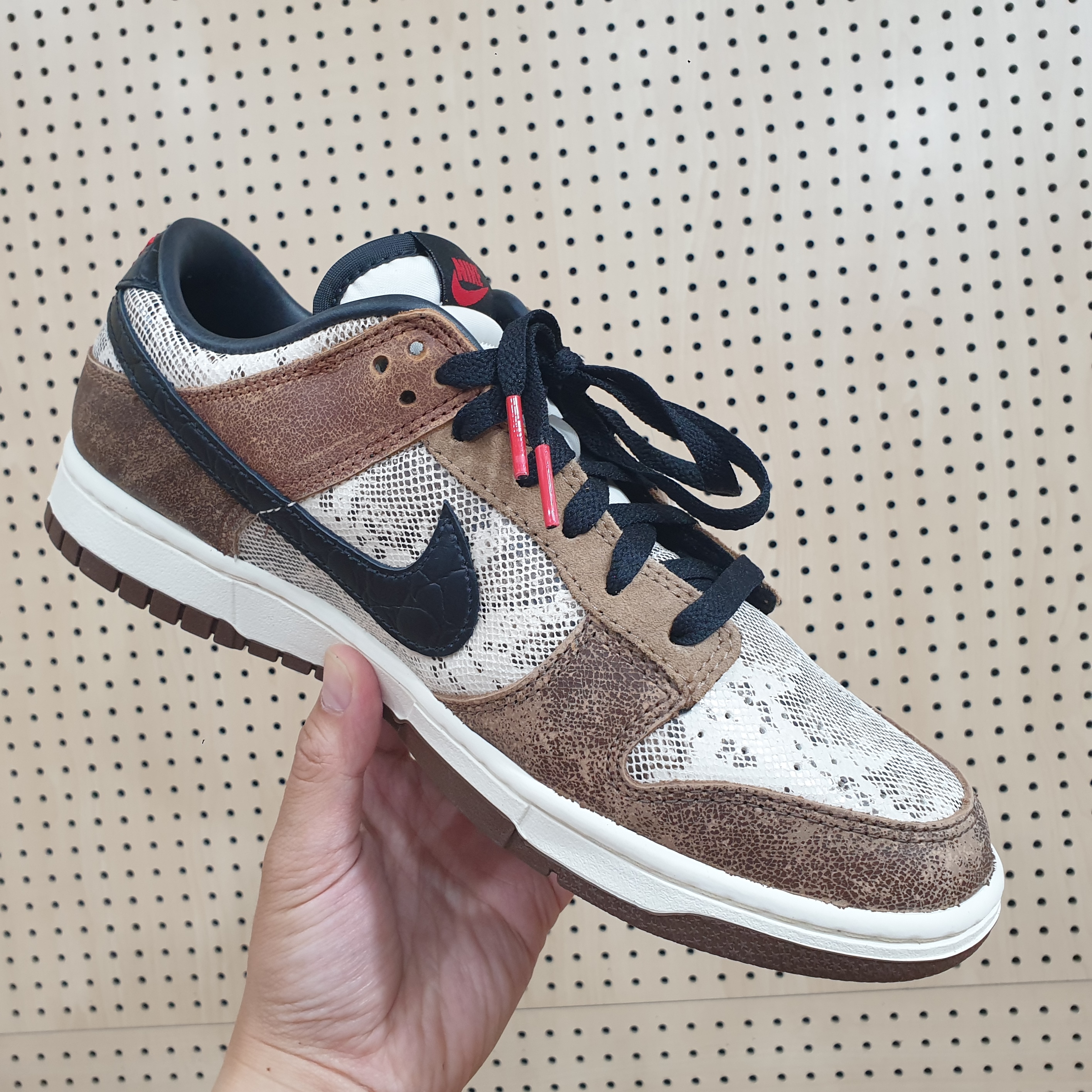 Nike Dunk Low PRM Head to Head 착용 스타일 - 1