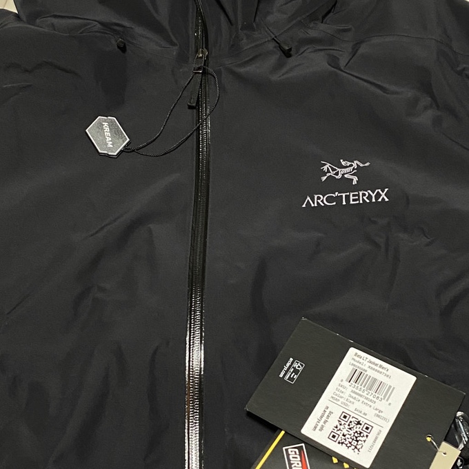 Arc'teryx Beta LT Jacket Black 착용 스타일