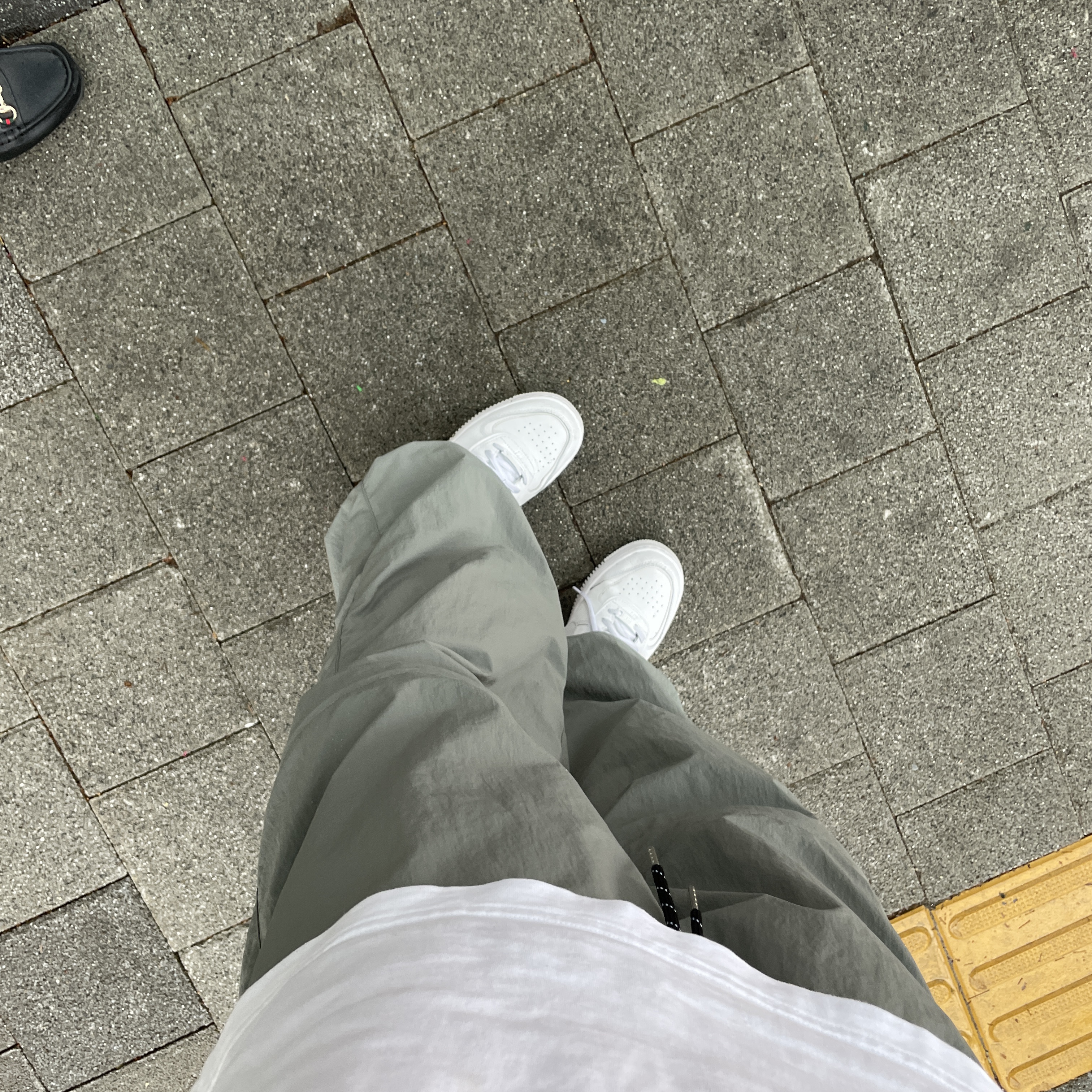 Nike Air Force 1 '07 Low White 착용 스타일 - 1