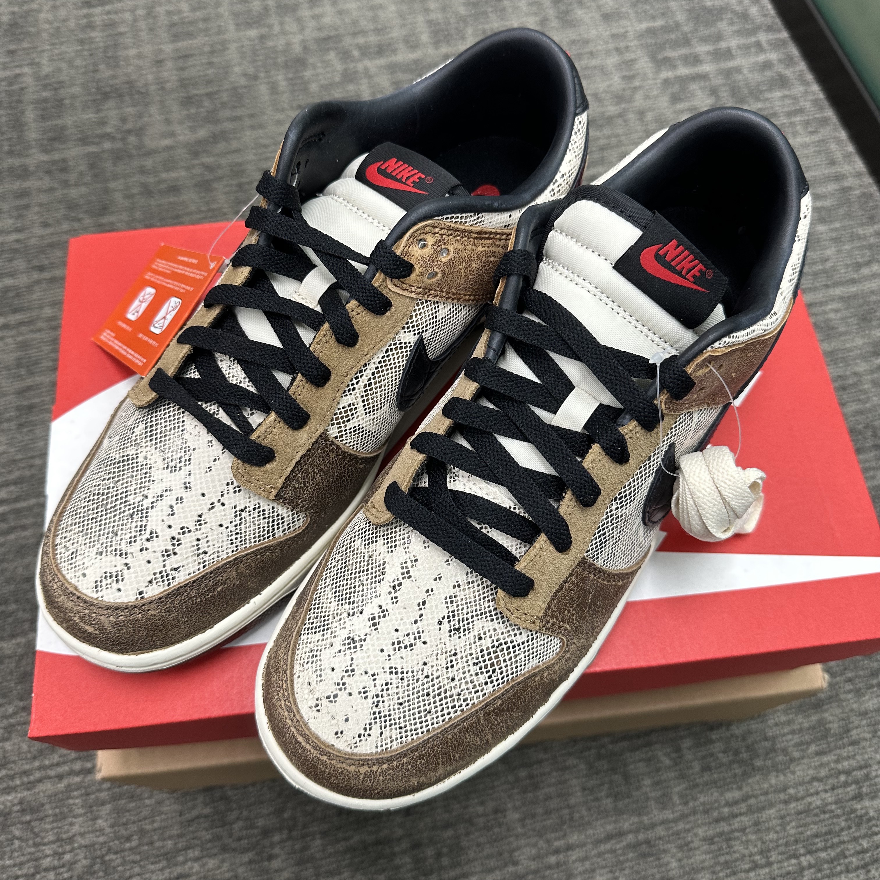 Nike Dunk Low PRM Head to Head 착용 스타일 - 2