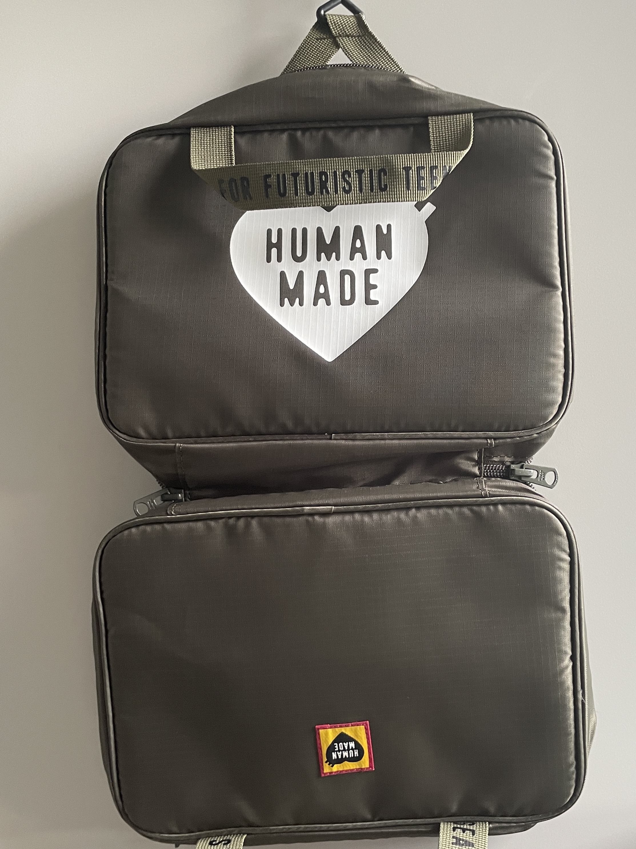 Human Made Organizer Pouch Olive Drab 착용 스타일 - 4