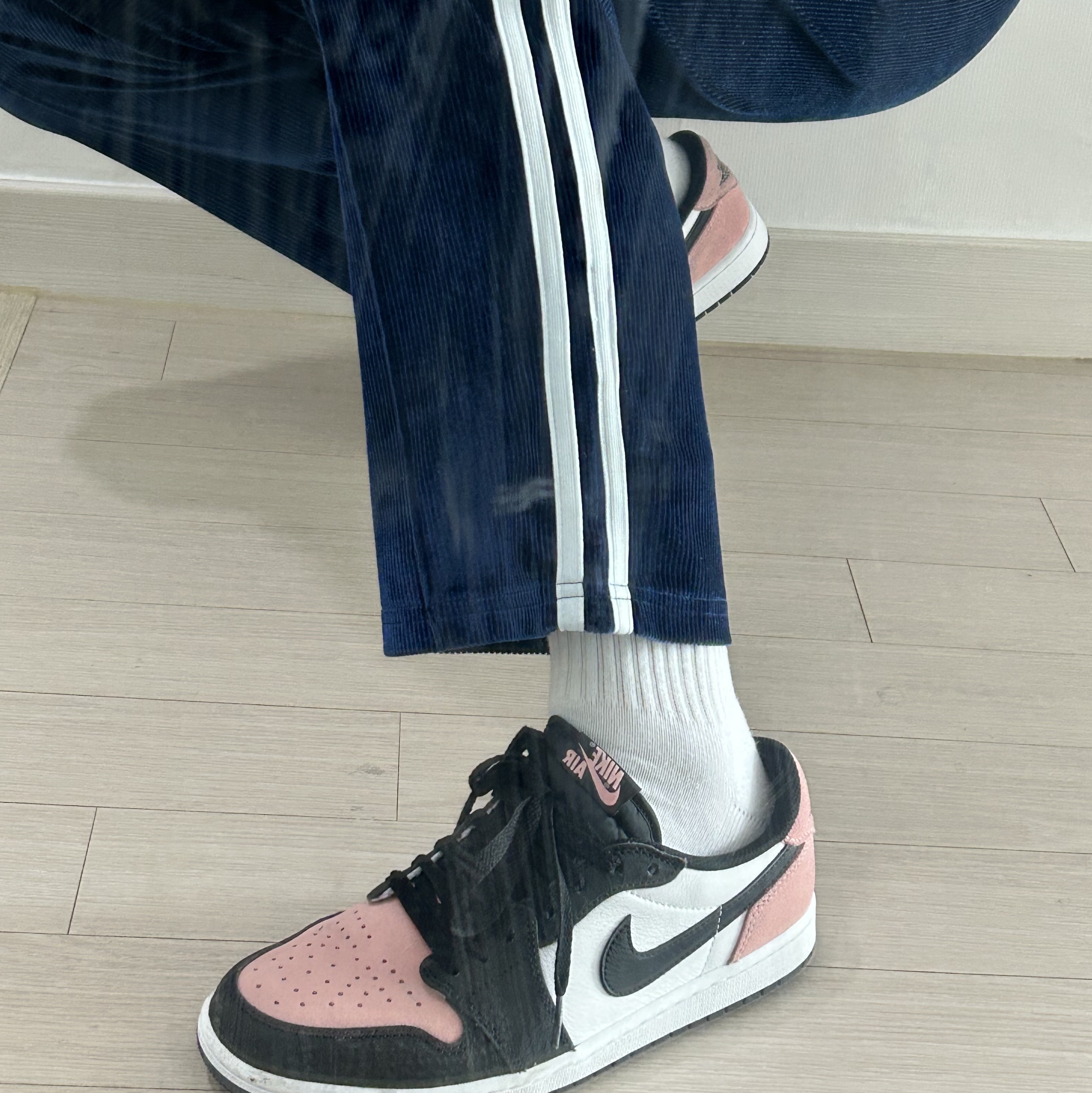 Jordan 1 Retro Low OG Bleached Coral 착용 스타일