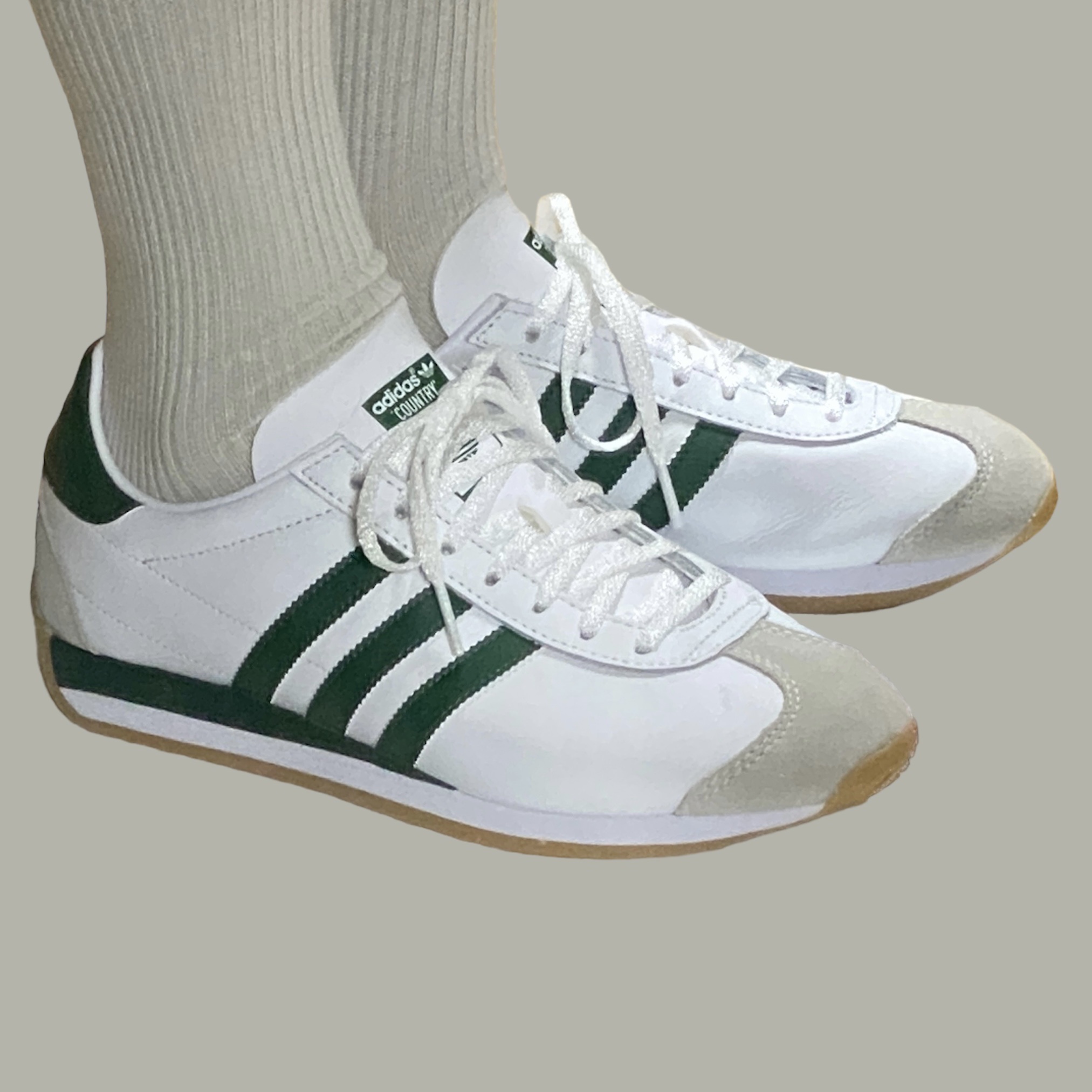 Adidas Country OG Cloud White Collegiate Green 착용 스타일
