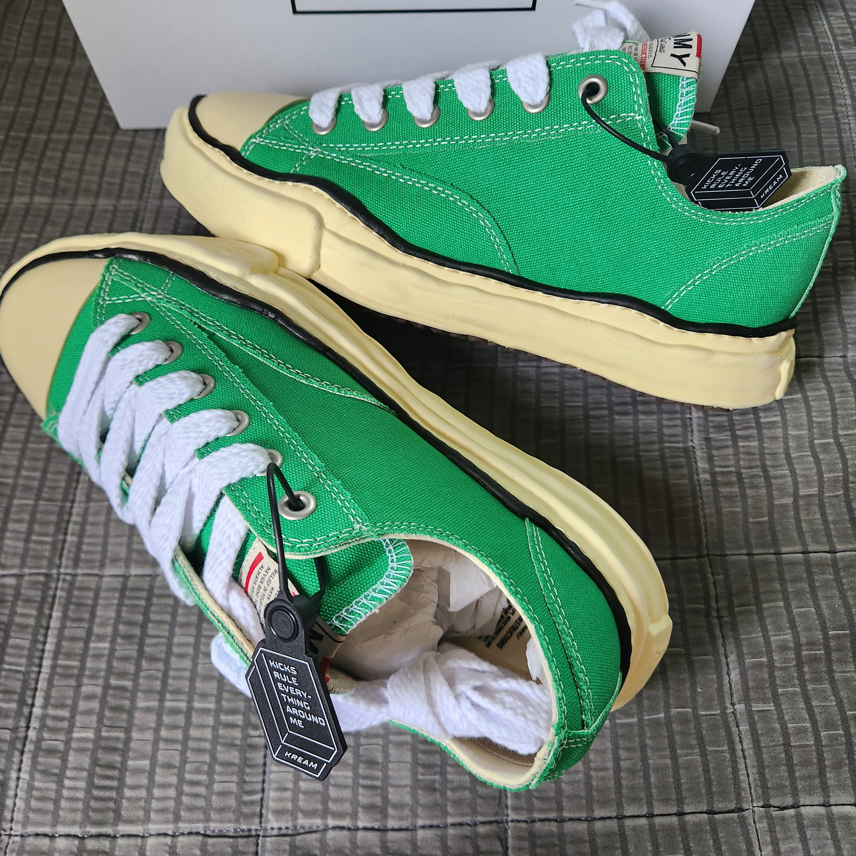 Maison Mihara Yasuhiro Peterson VL OG Sole Canvas Low-top Sneakers Green 착용 스타일 - 4