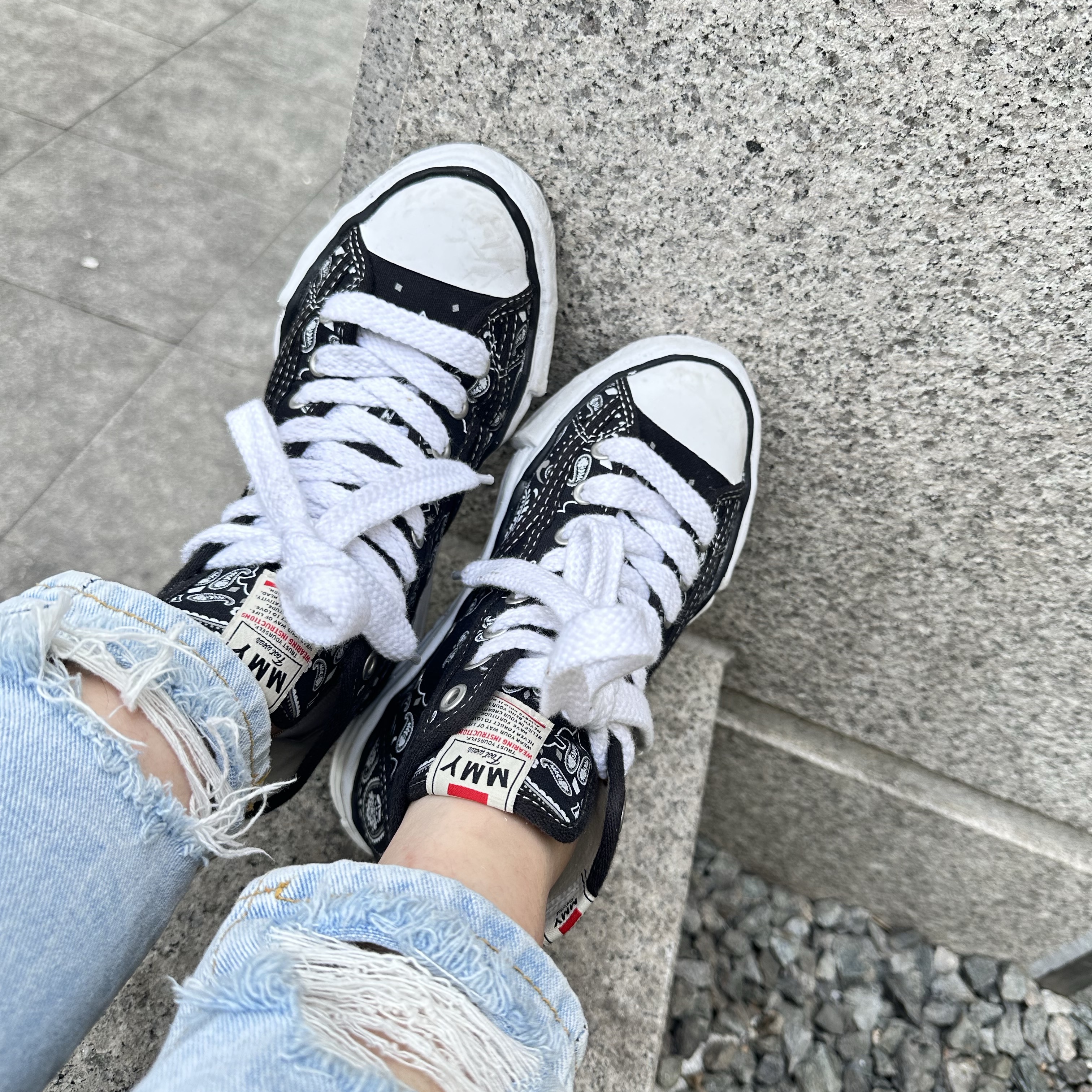 Maison Mihara Yasuhiro Peterson OG Sole Canvas Bandana High-top Sneakers Black 착용 스타일