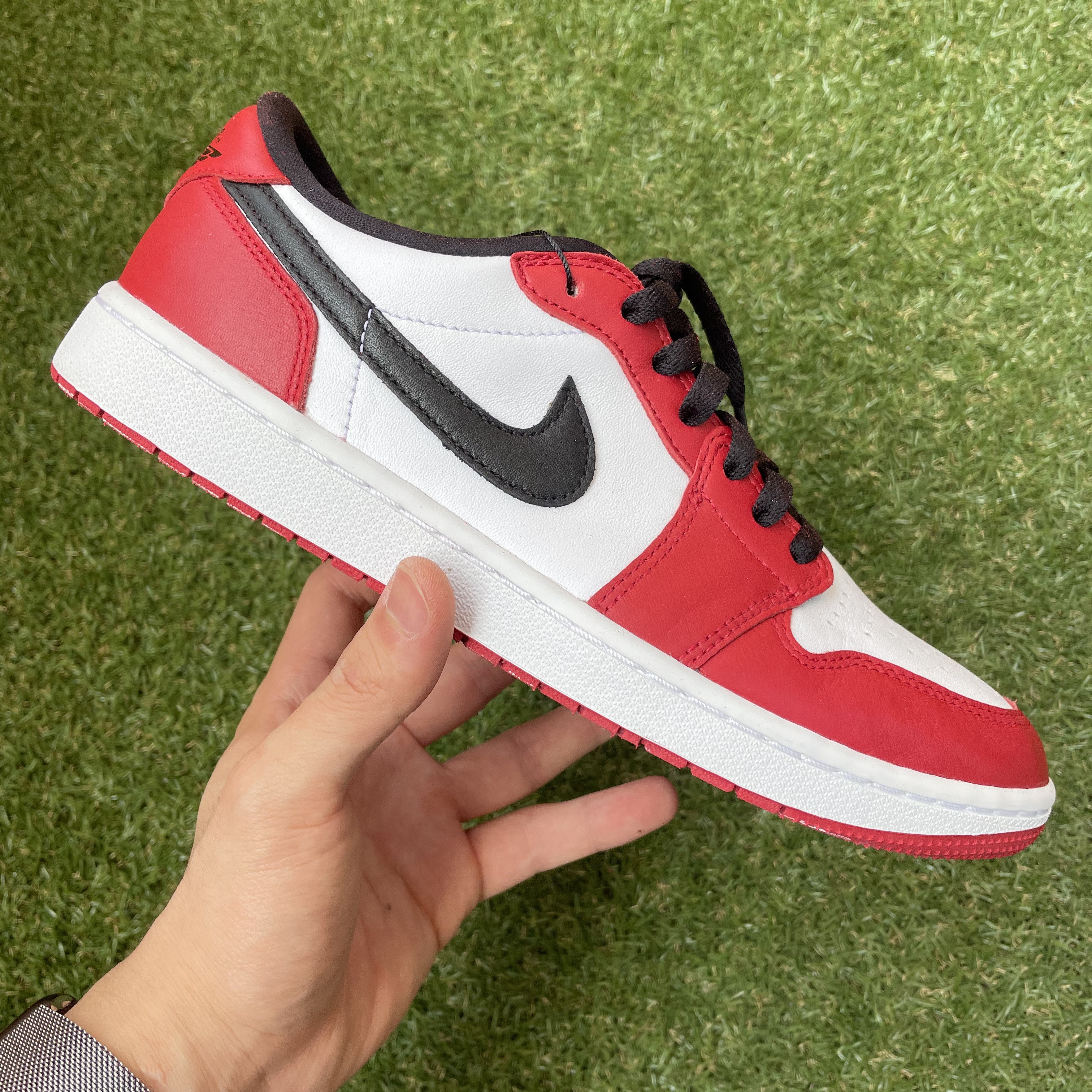 Jordan 1 Low Golf Chicago 착용 스타일 - 3