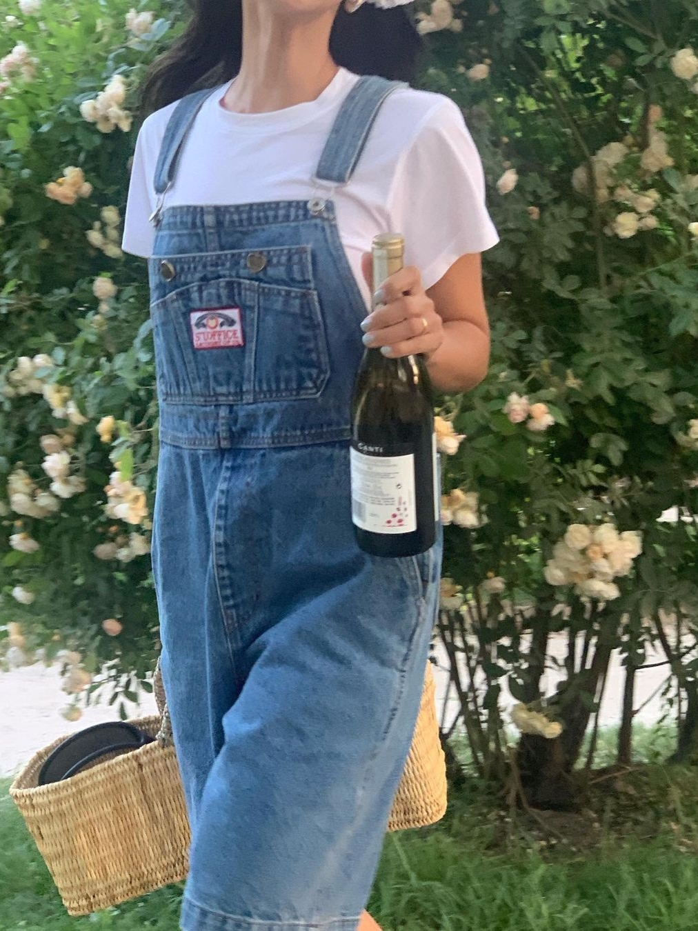 [KREAM 단독] STU Women Denim Overall Mid Blue, [KREAM 단독] STU Women Linen Head-kerchief White 착용 스타일 - 3