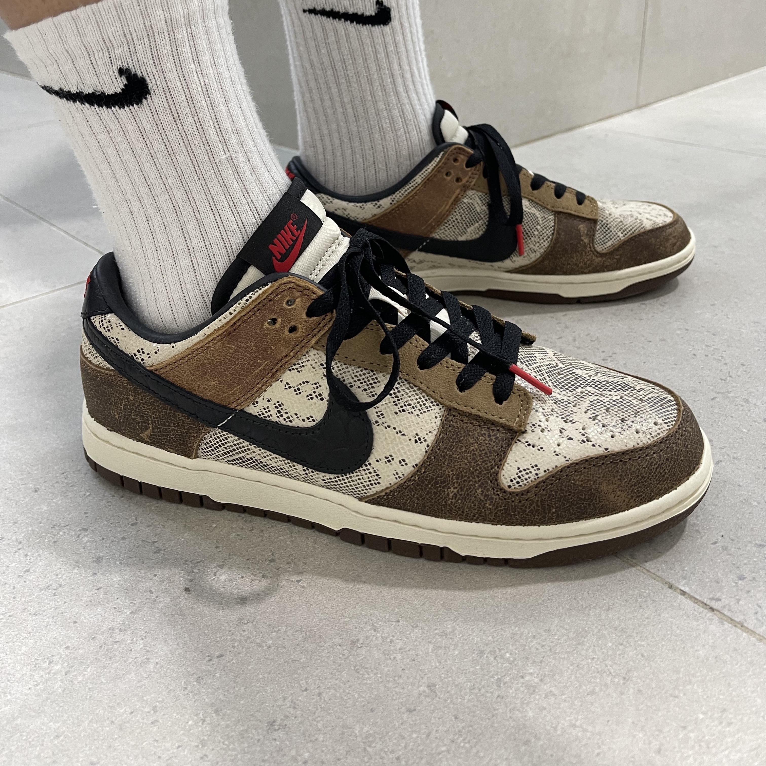 Nike Dunk Low PRM Head to Head 착용 스타일 - 3