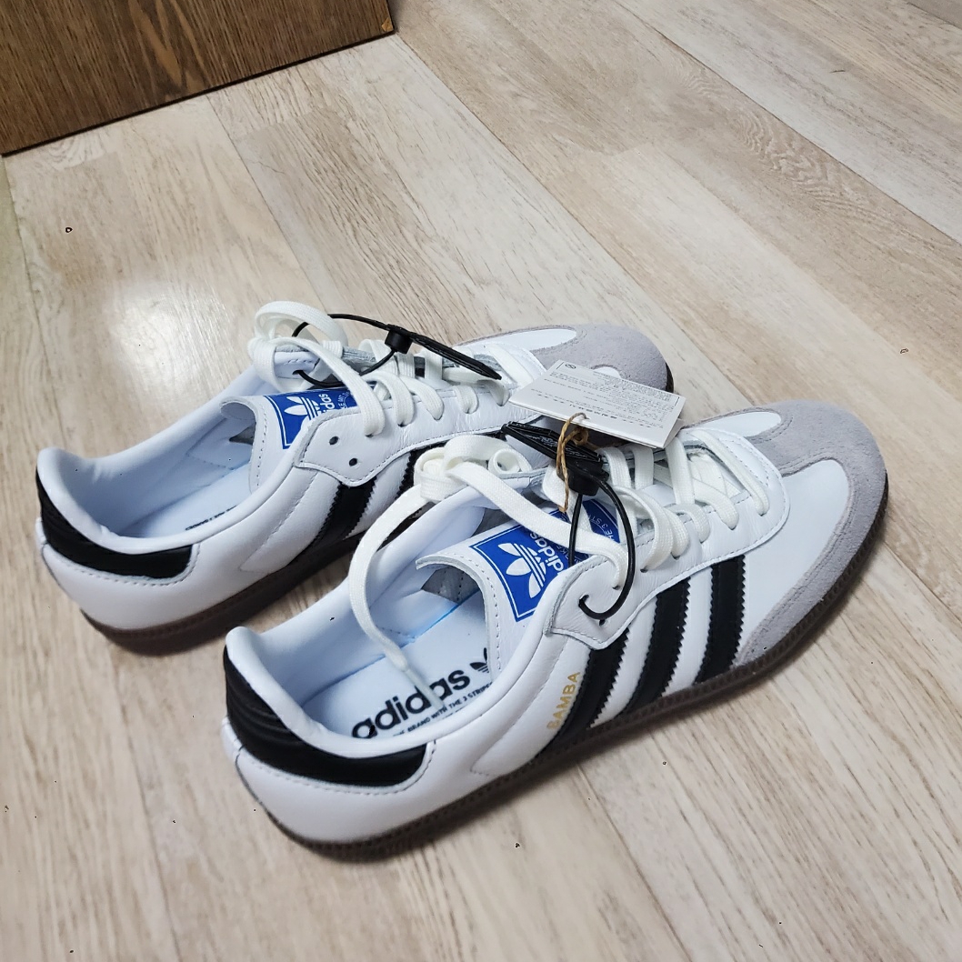 Adidas Samba OG Cloud White 착용 스타일