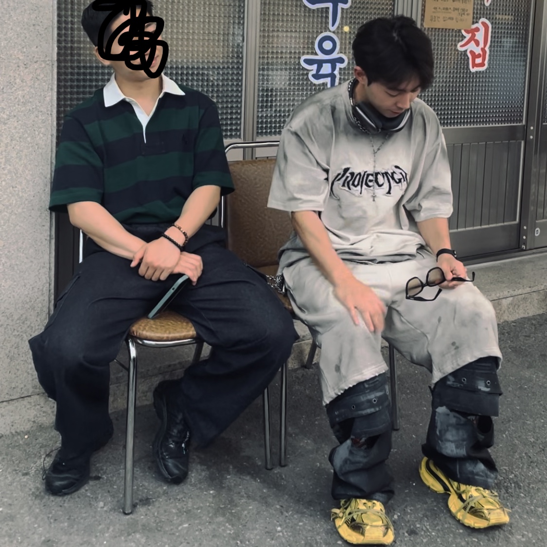 Balenciaga 3XL Sneakers Yellow Black, Project G/R Furious Logo Applique T-Shirt Grey - 10 Corso Como Exclusive 착용 스타일