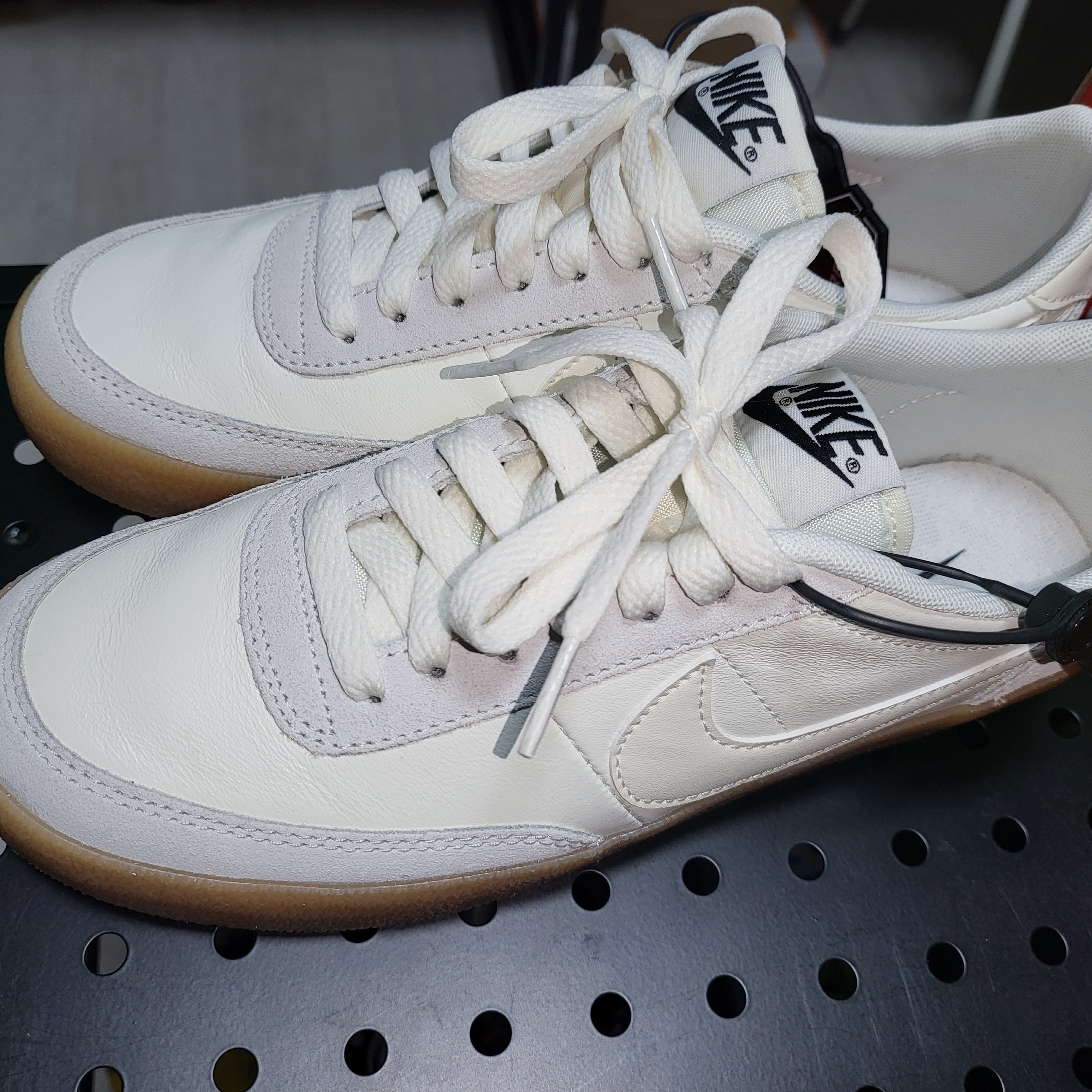 Nike Killshot 2 Leather Sail Gum 착용 스타일 - 2