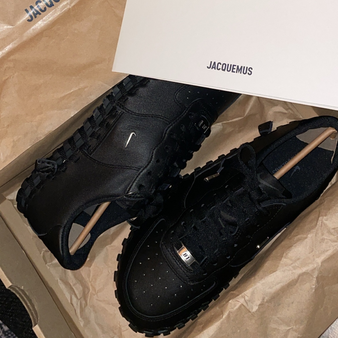 Nike x Jacquemus J Force 1 Low LX SP Black 착용 스타일 - 3