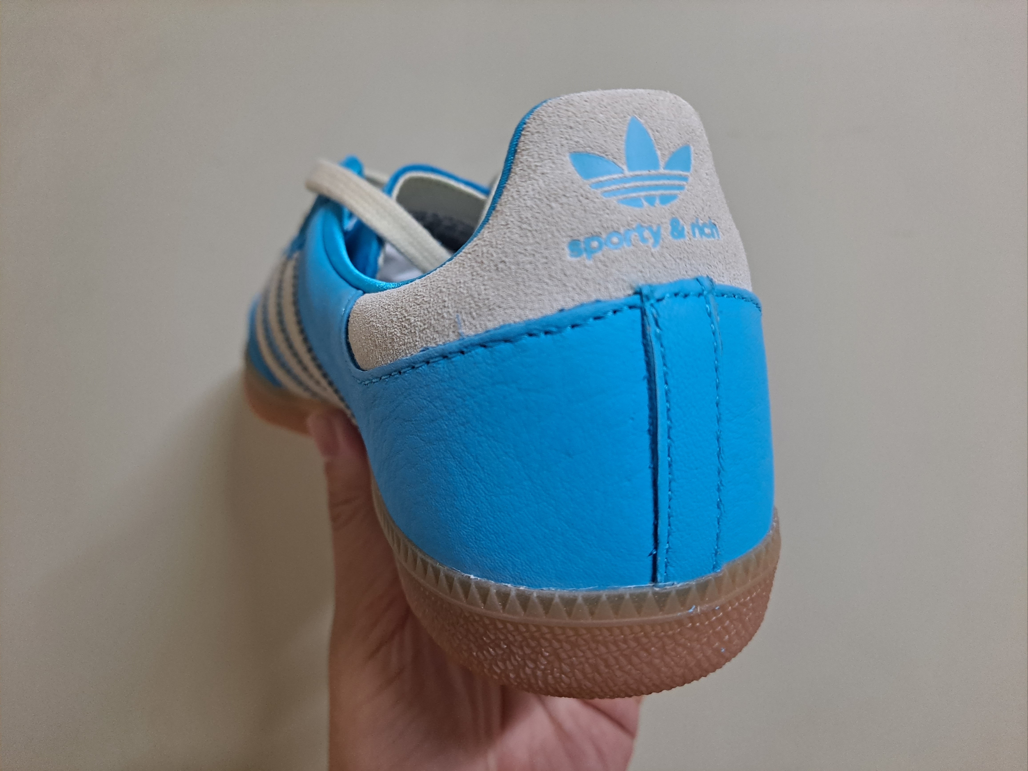 Adidas x Sporty & Rich Samba Blue Rush Cream White 착용 스타일 - 4
