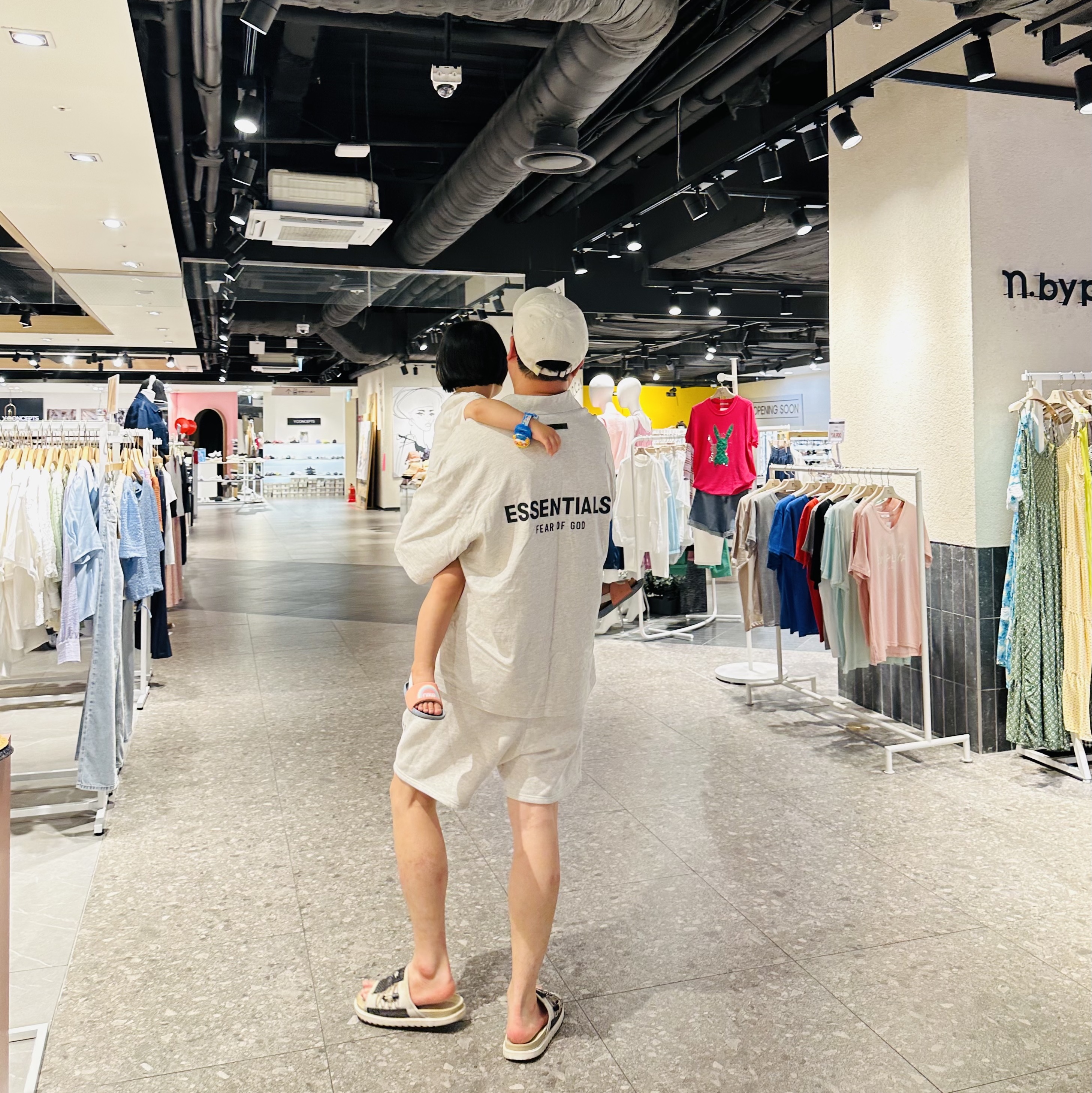 Nike Dri-Fit Giannis Heritage 86 Cap Moon Fossil, Essentials Short Sleeve Polo Oatmeal - 21SS 착용 스타일 - 1