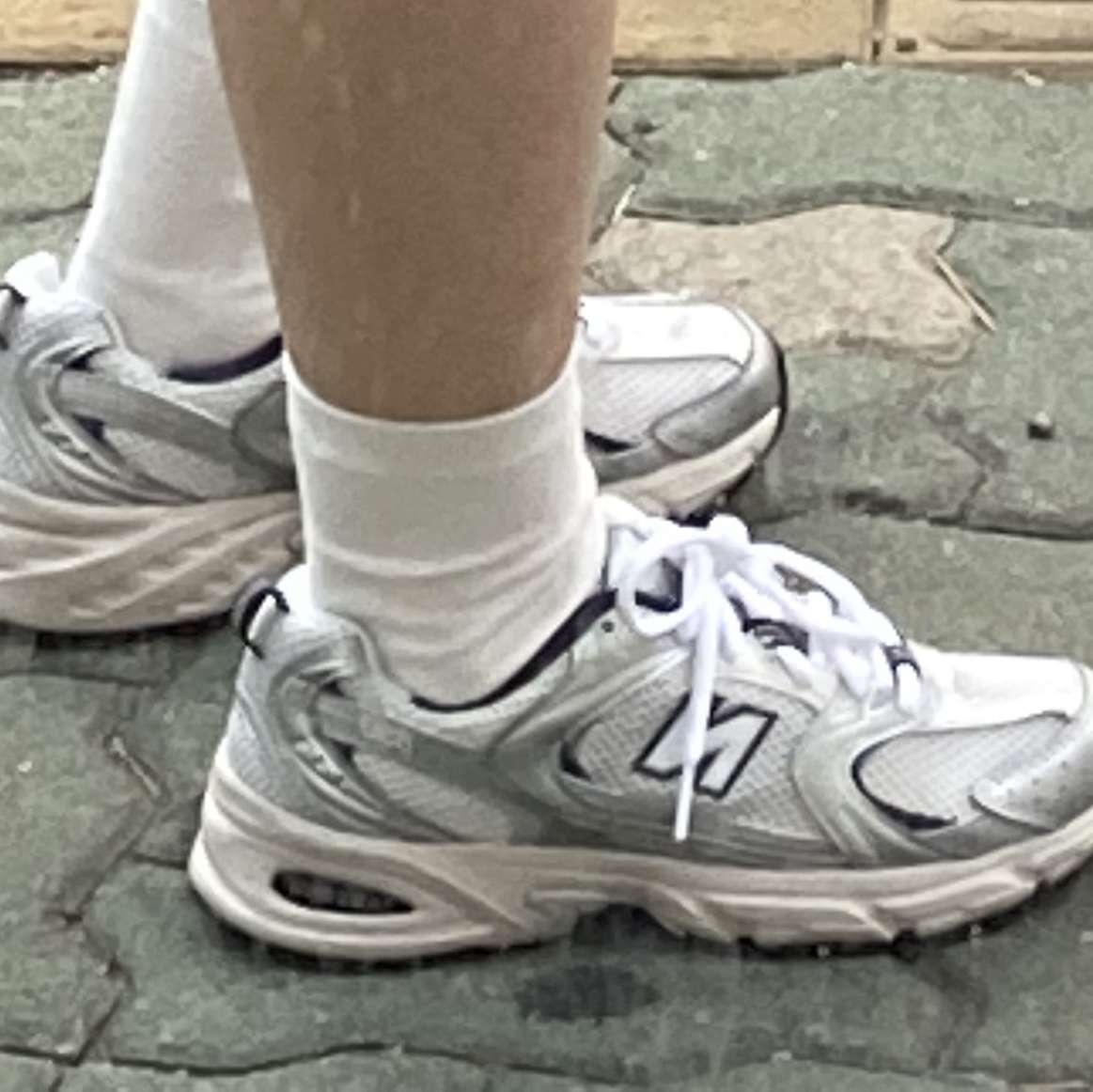 New Balance 530 Steel Grey 착용 스타일