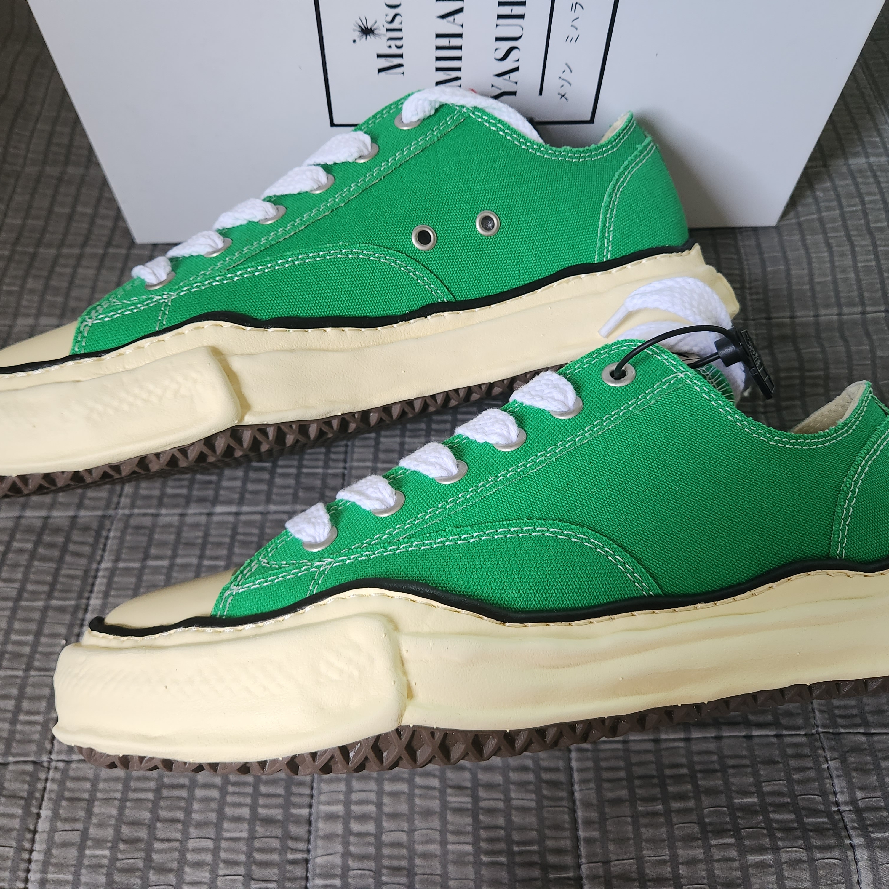 Maison Mihara Yasuhiro Peterson VL OG Sole Canvas Low-top Sneakers Green 착용 스타일 - 2