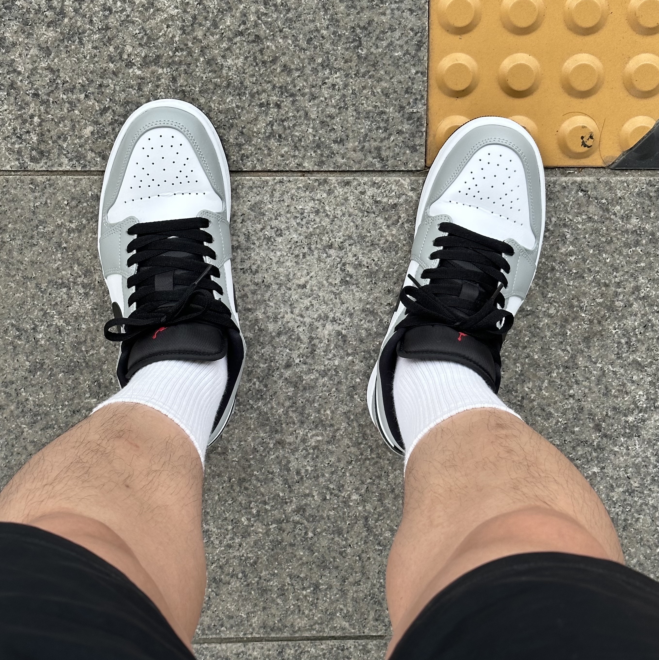 Jordan 1 Low Light Smoke Grey 착용 스타일