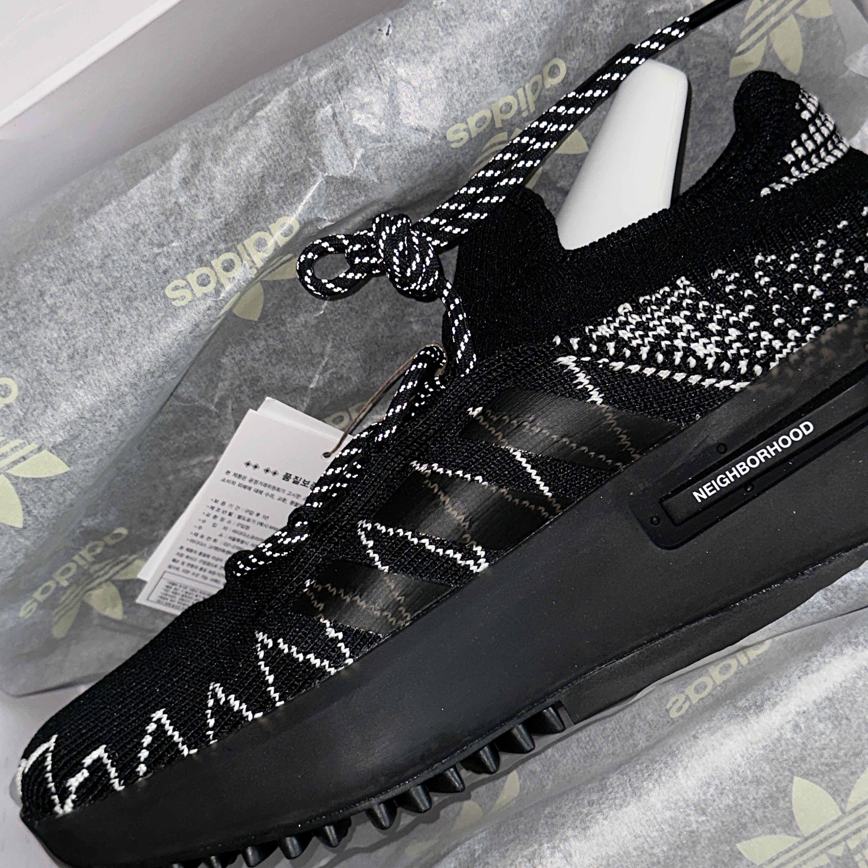 Adidas x Neighborhood NMD S1 Knit Core Black Cloud White 착용 스타일 - 1