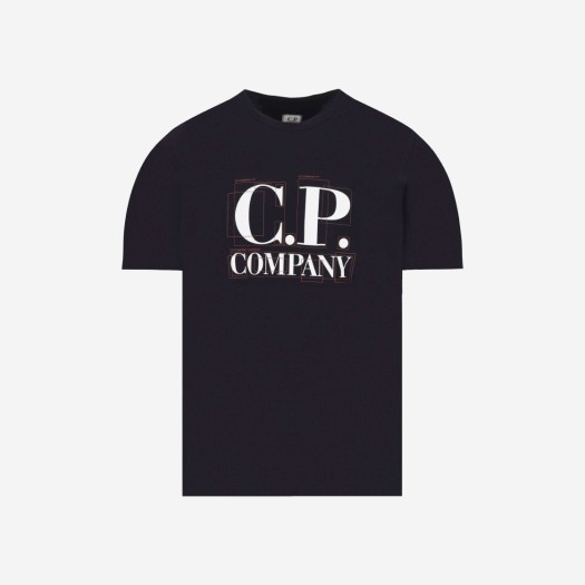 C.P. 컴퍼니 30/1 저지 라지 그래픽 로고 티셔츠 토탈 이클립스 블루 - 23SS