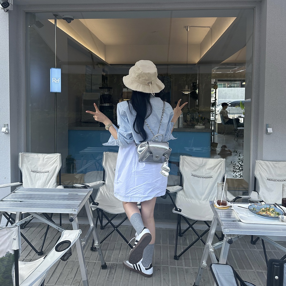 Jacquemus Le Bob Artichaut Bucket Hat Off White 착용 스타일 - 3