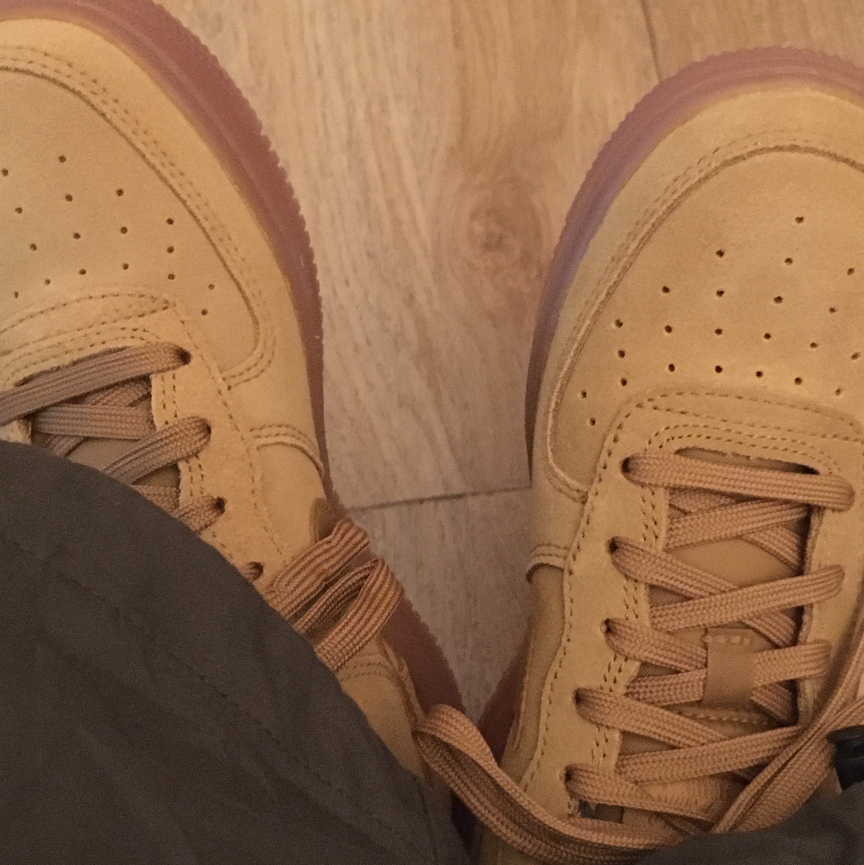 (GS) Nike Air Force 1 LV8 3 Wheat 착용 스타일
