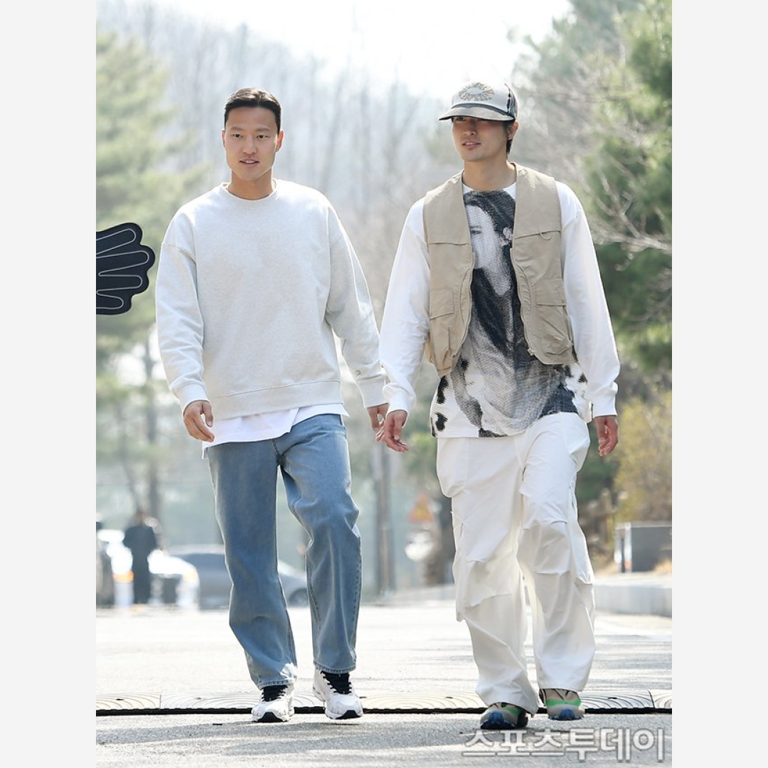 Salomon x MM6 Maison Margiela Cross Low Kelp Vintage Khaki 착용 스타일 - 2