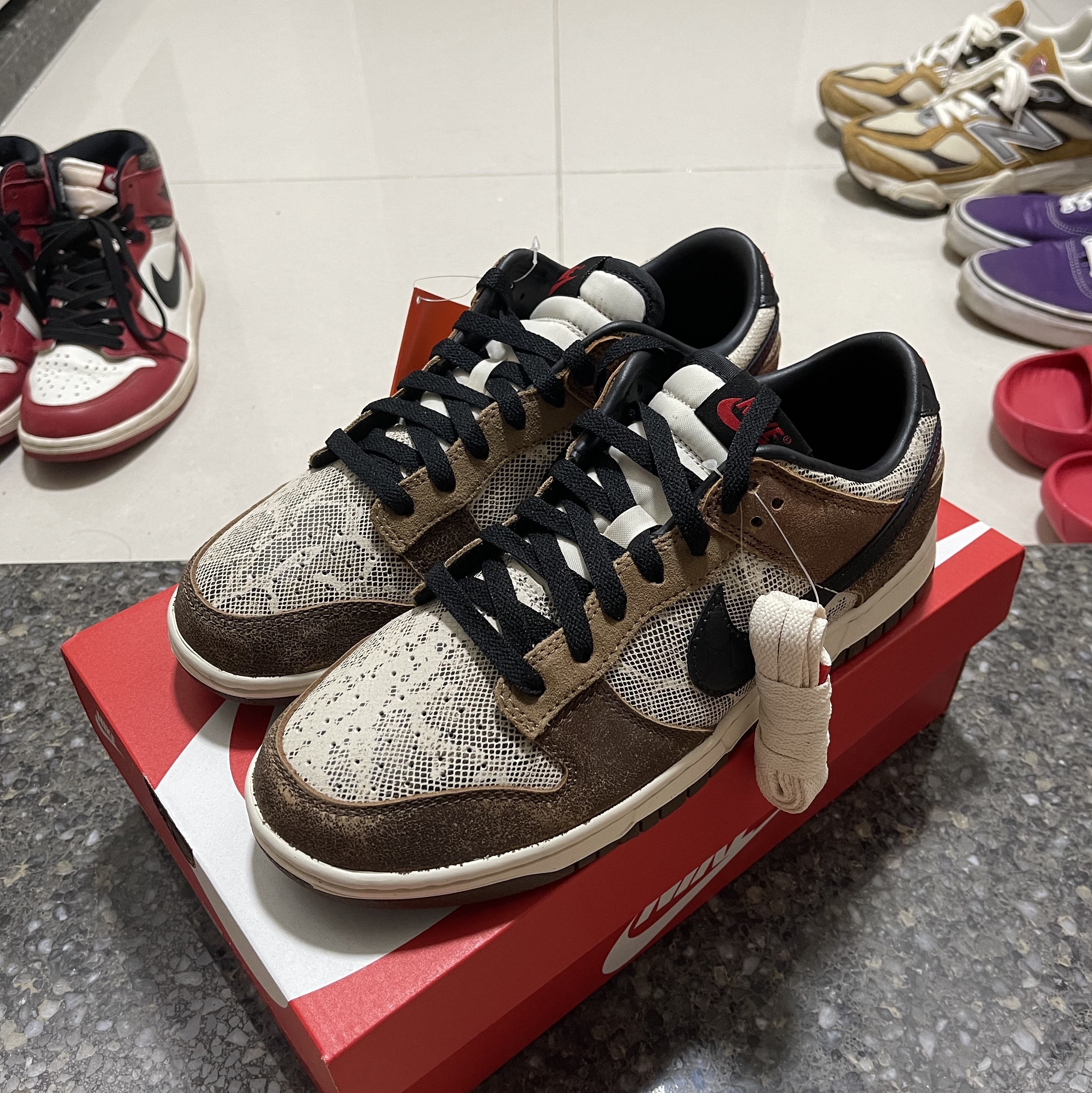 Nike Dunk Low PRM Head to Head 착용 스타일 - 1