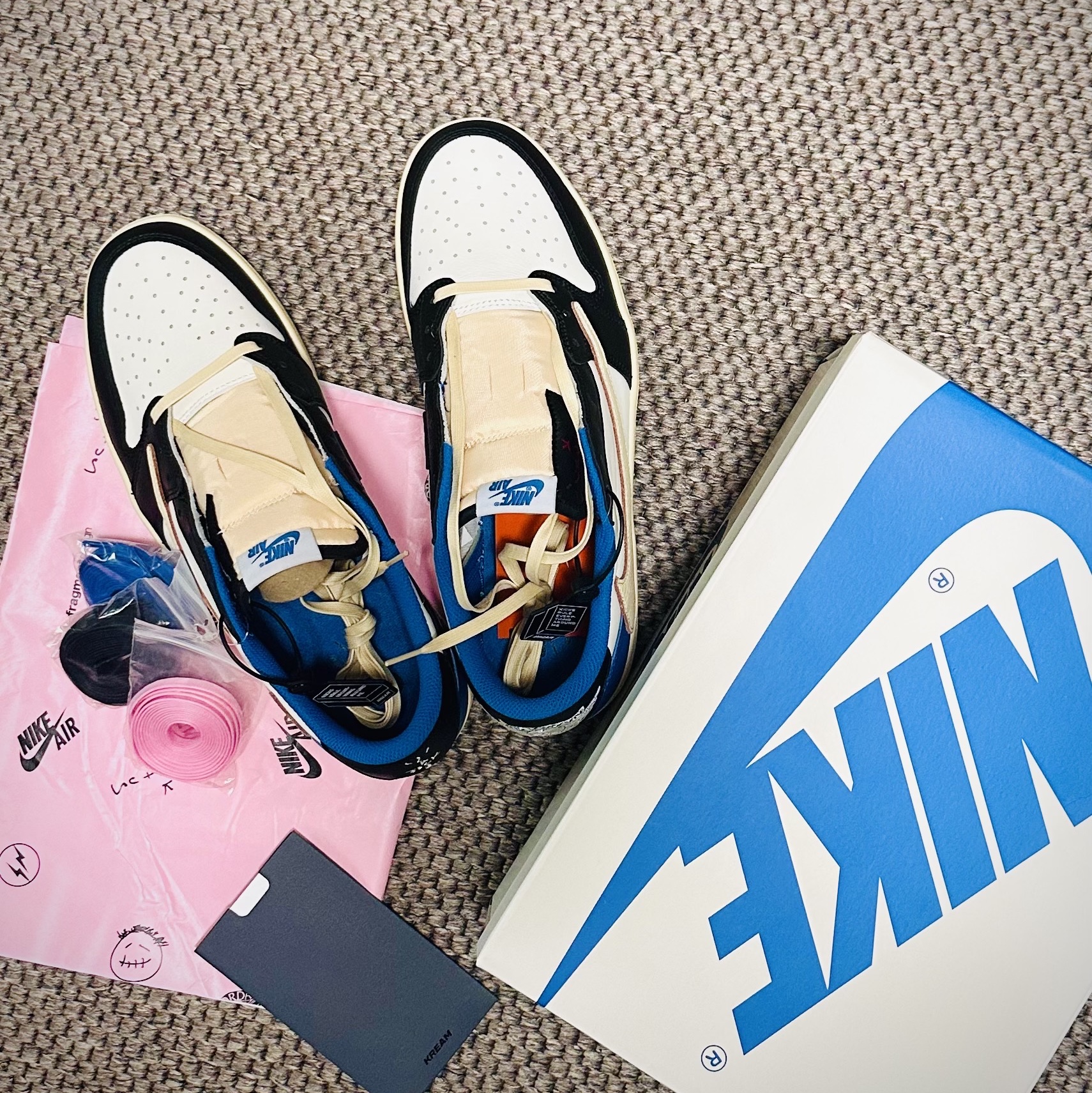 Jordan 1 x Travis Scott x Fragment Retro Low OG SP Military Blue 착용 스타일