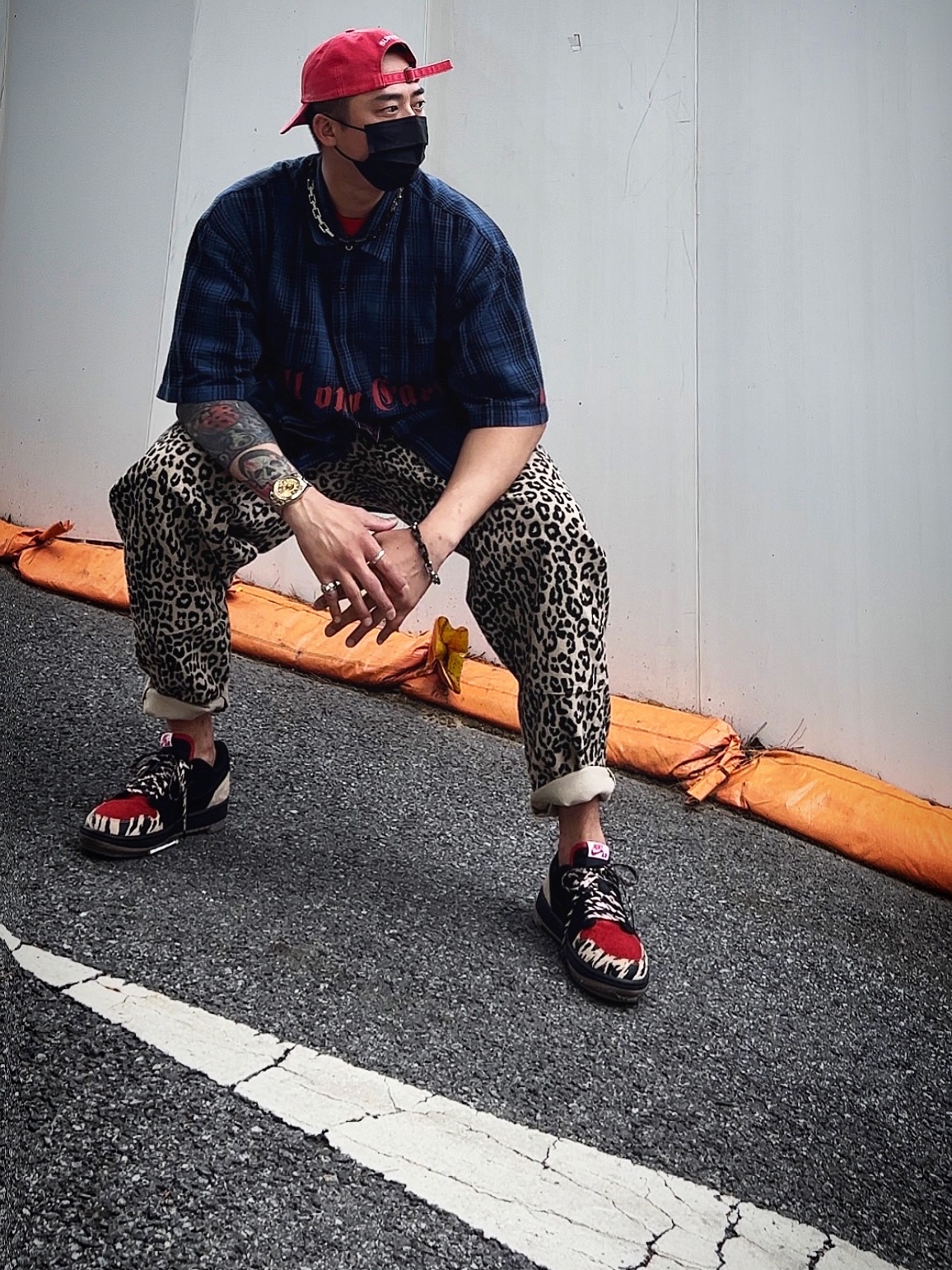 Supreme Pigment Canvas S Logo 6-Panel Red - 23SS, Supreme x MLB Kanji Teams T-Shirt Yankees Red - 22FW 착용 스타일 - 1