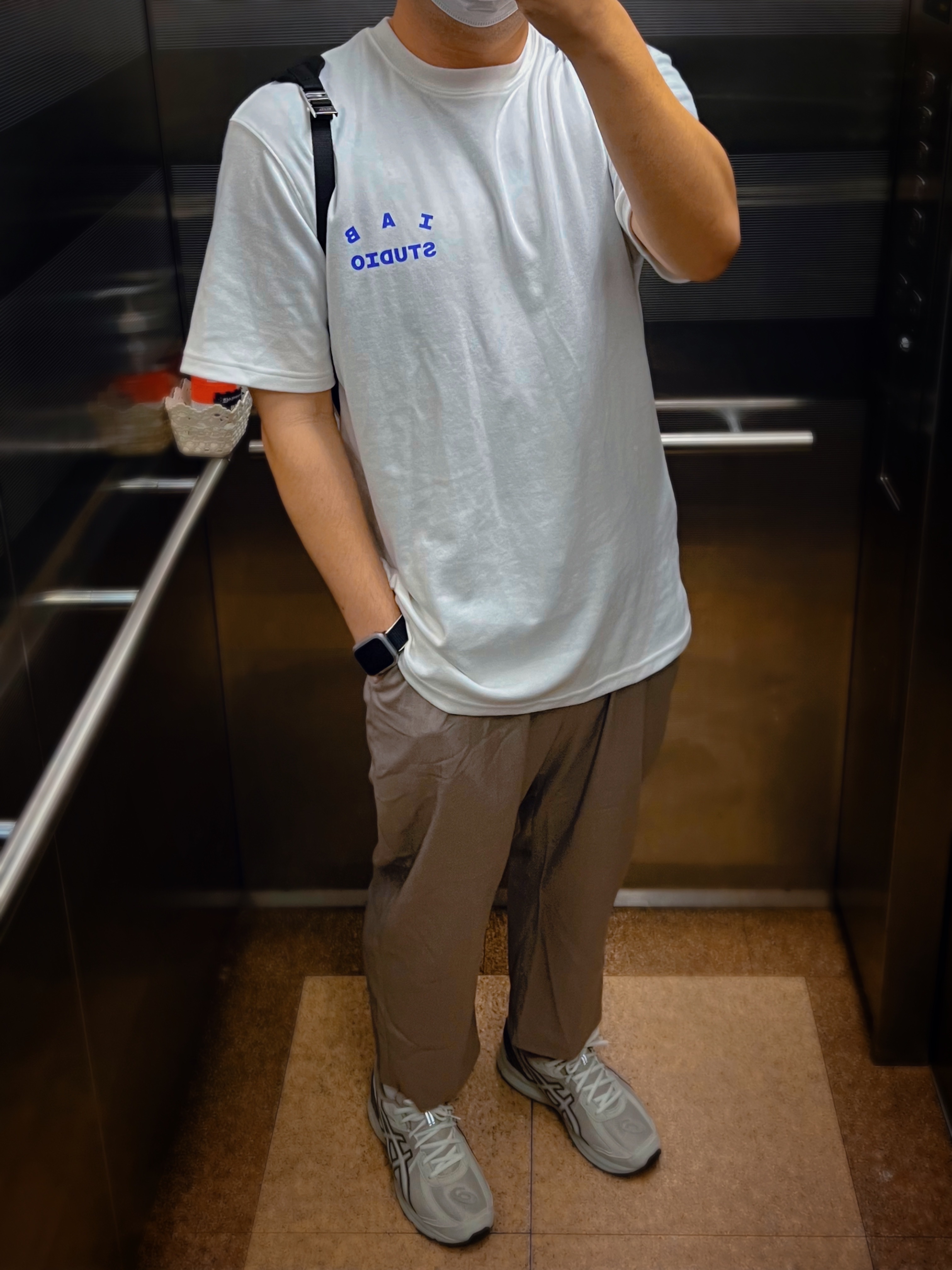 Asics Jog 100 S Birch - 2E Wide, IAB Studio 10th Anniversary T-Shirts Pack White & Black (2 Pack) 착용 스타일 - 1