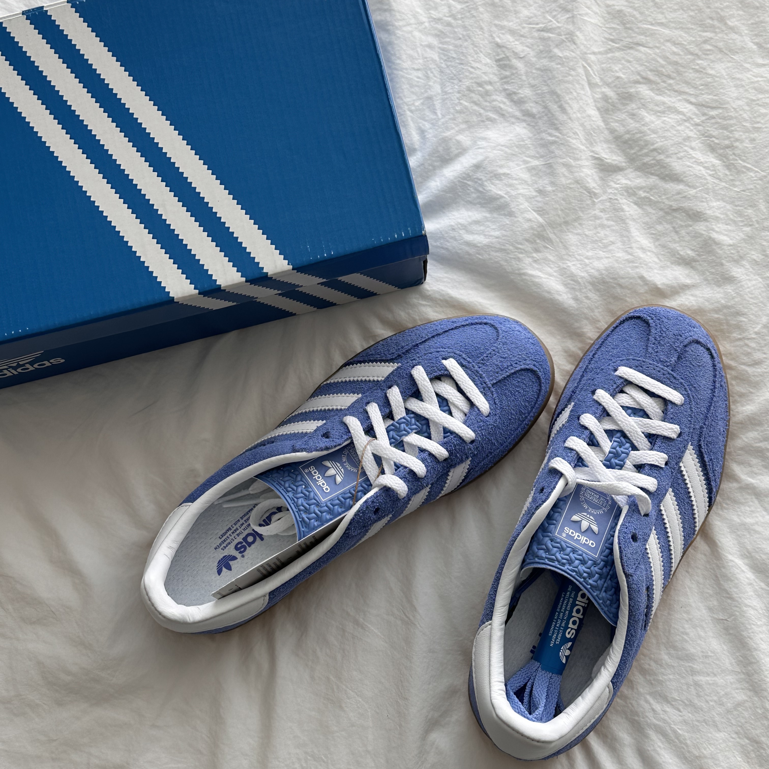 (W) Adidas Gazelle Indoor Blue Fusion Cloud White 착용 스타일
