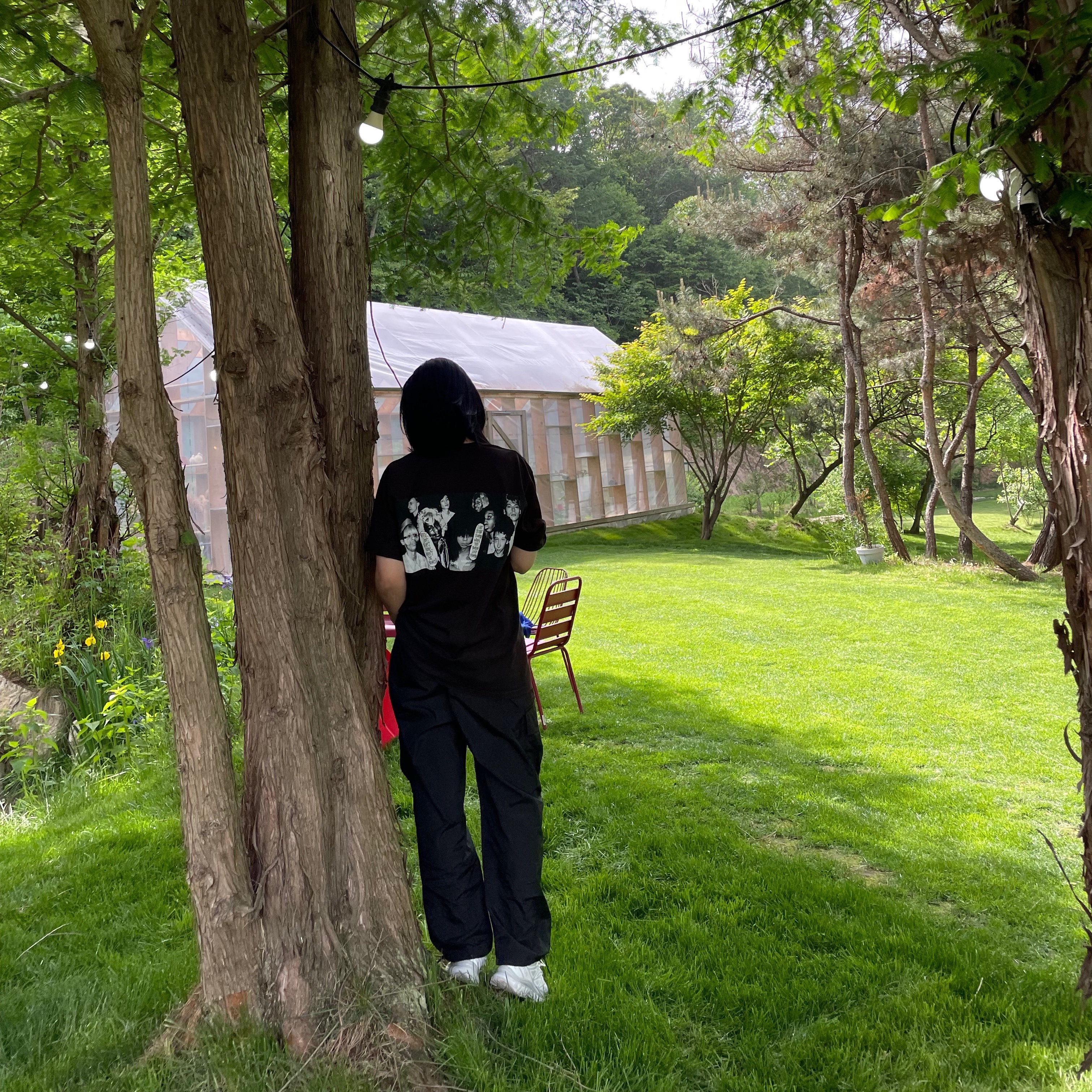 Stussy x Martine Rose Collage Pigment Dyed T-Shirt Black, Salomon XT-6 ADV White 착용 스타일 - 1