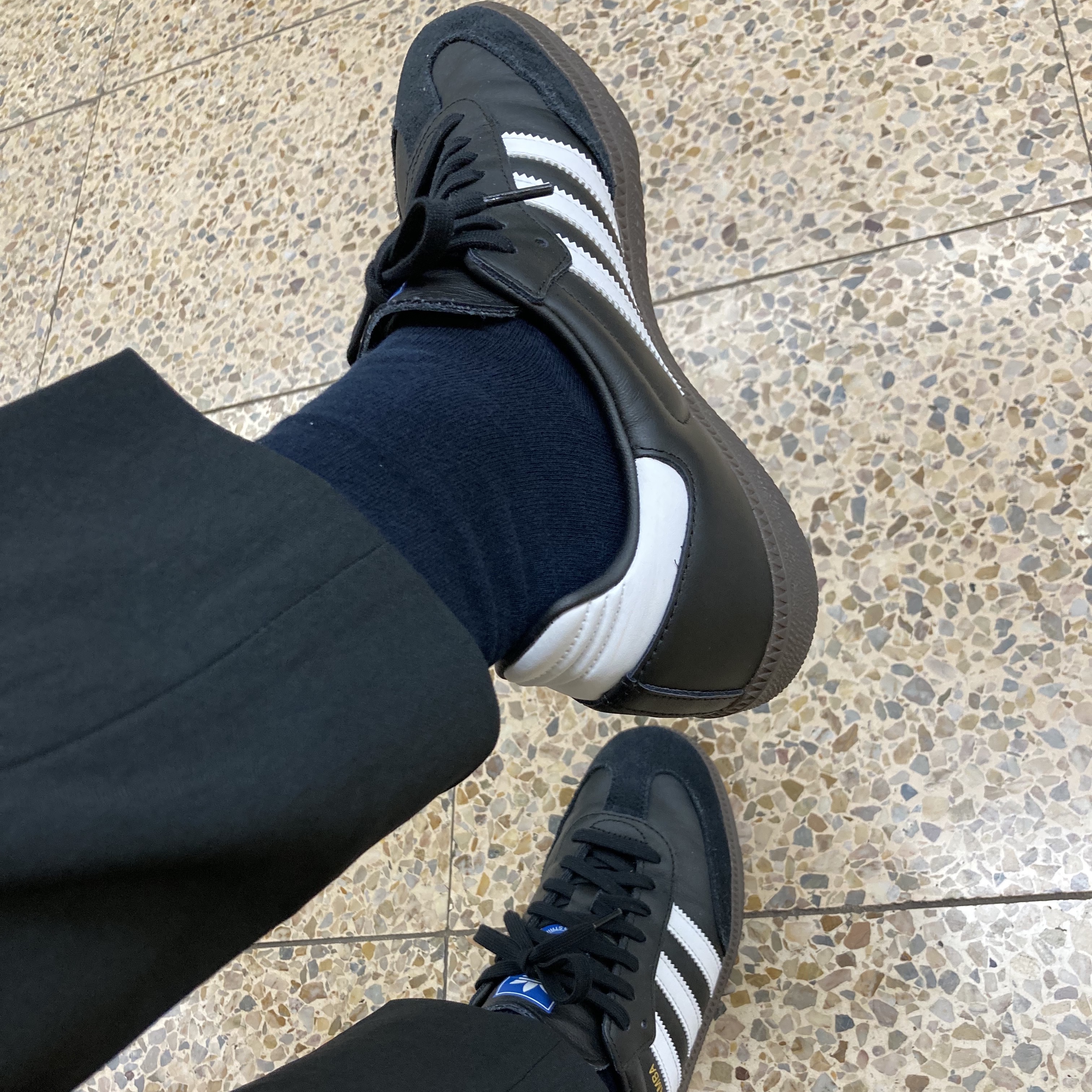 Adidas Samba OG Black White Gum 착용 스타일