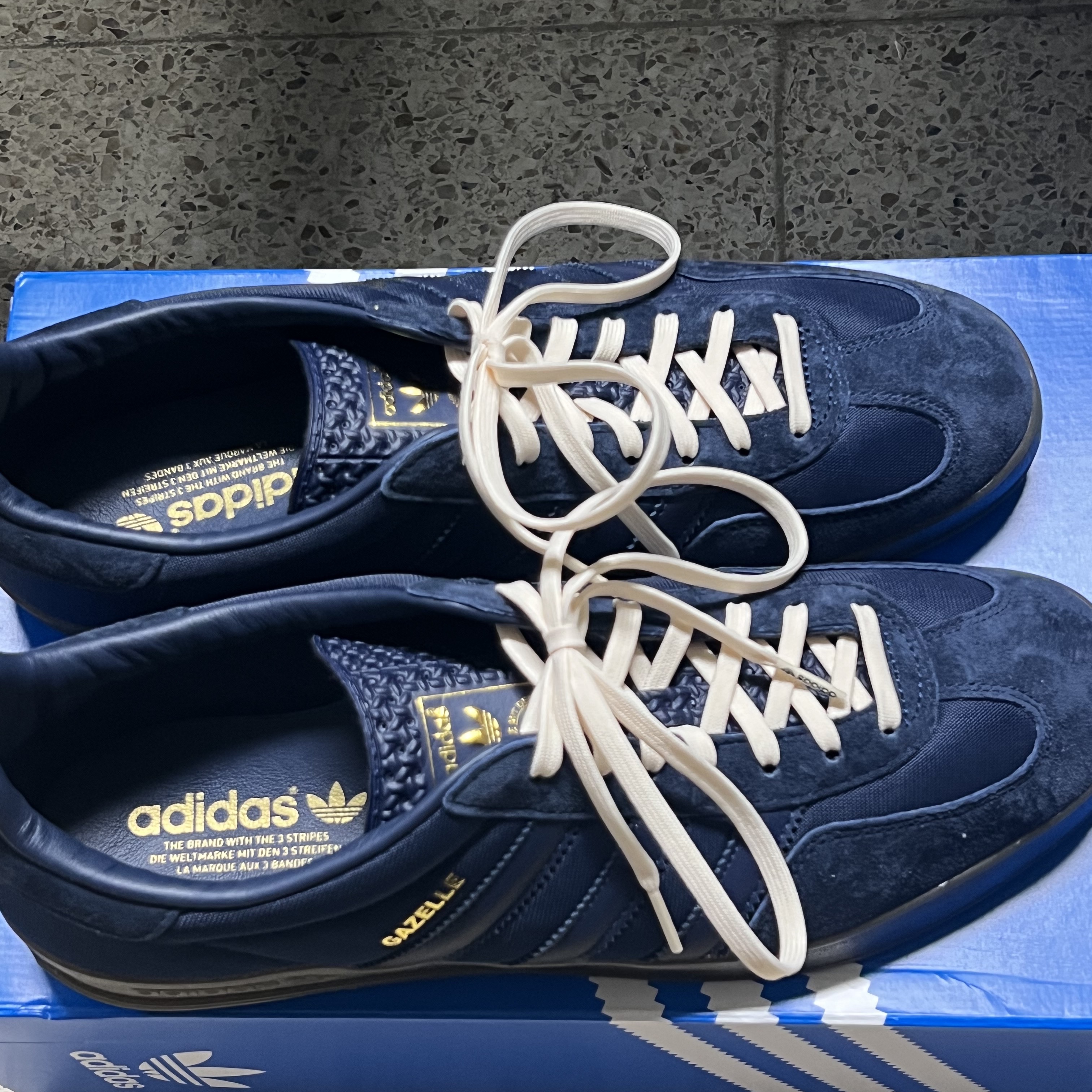 Adidas Gazelle Indoor Collegiate Navy 착용 스타일 - 1