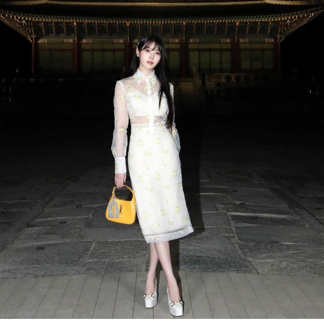 (W) Gucci High Heel Pumps White 착용 스타일 - 2