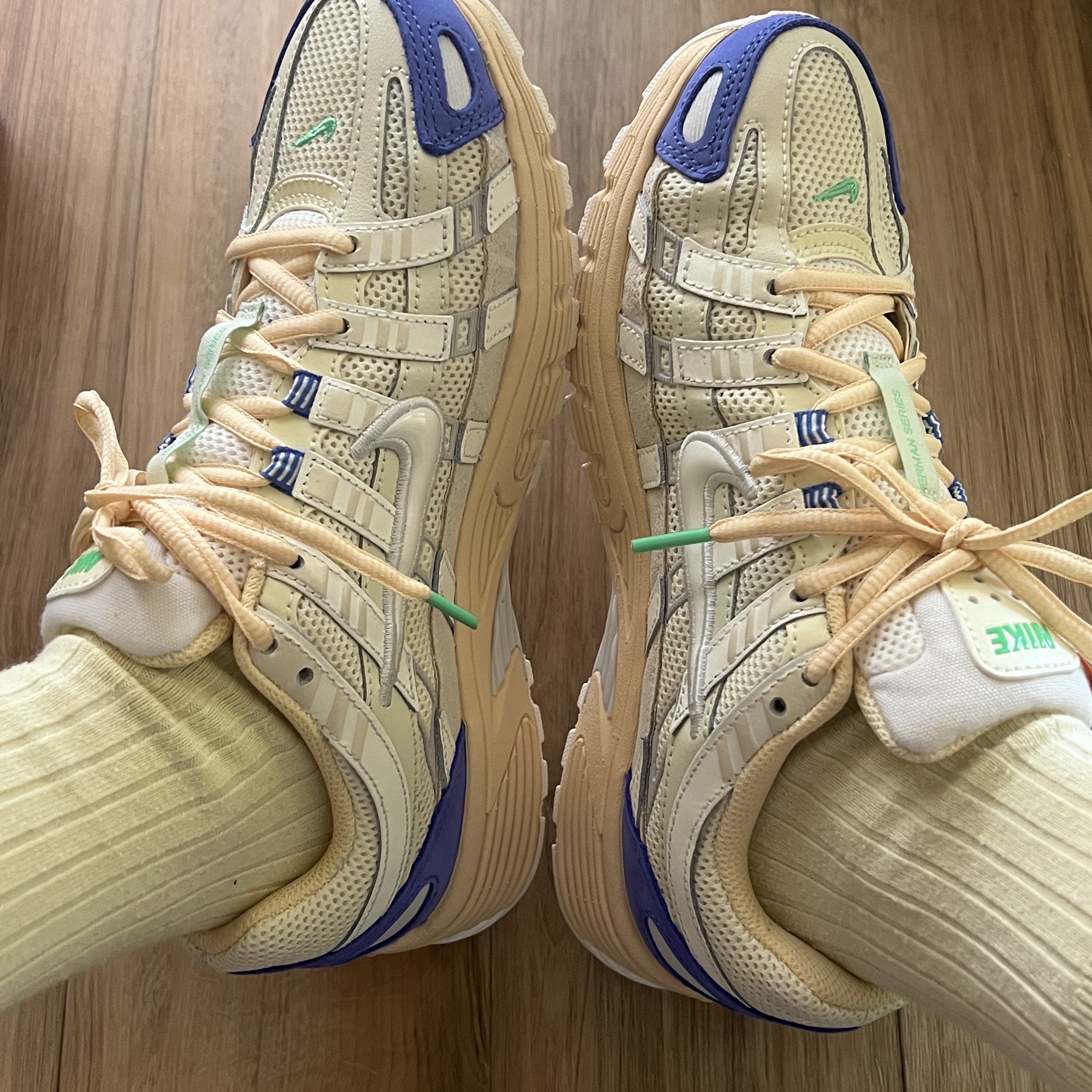 Nike P-6000 Coconut Milk Medium Blue 착용 스타일 - 2