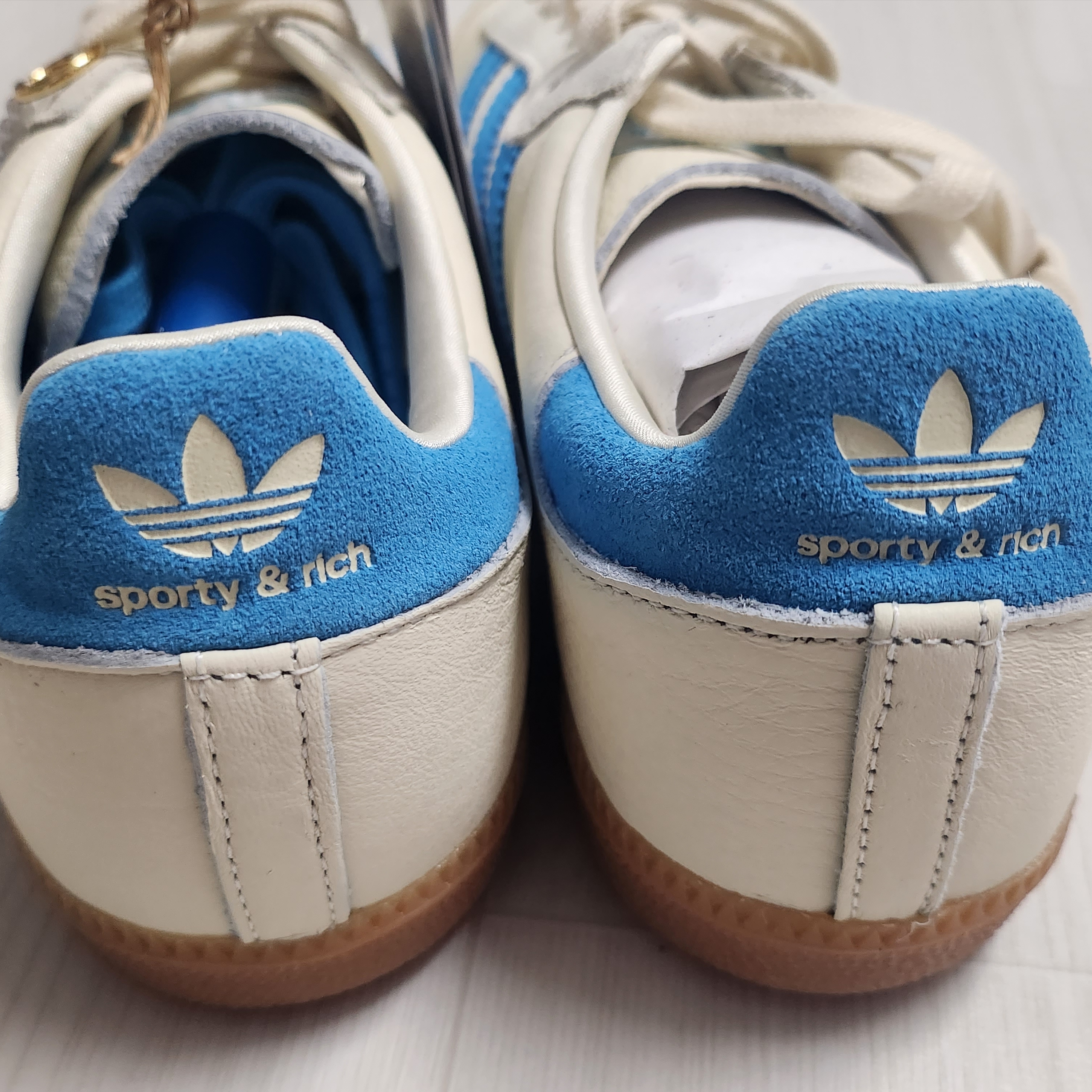 Adidas x Sporty & Rich Samba Cream Blue 착용 스타일 - 3