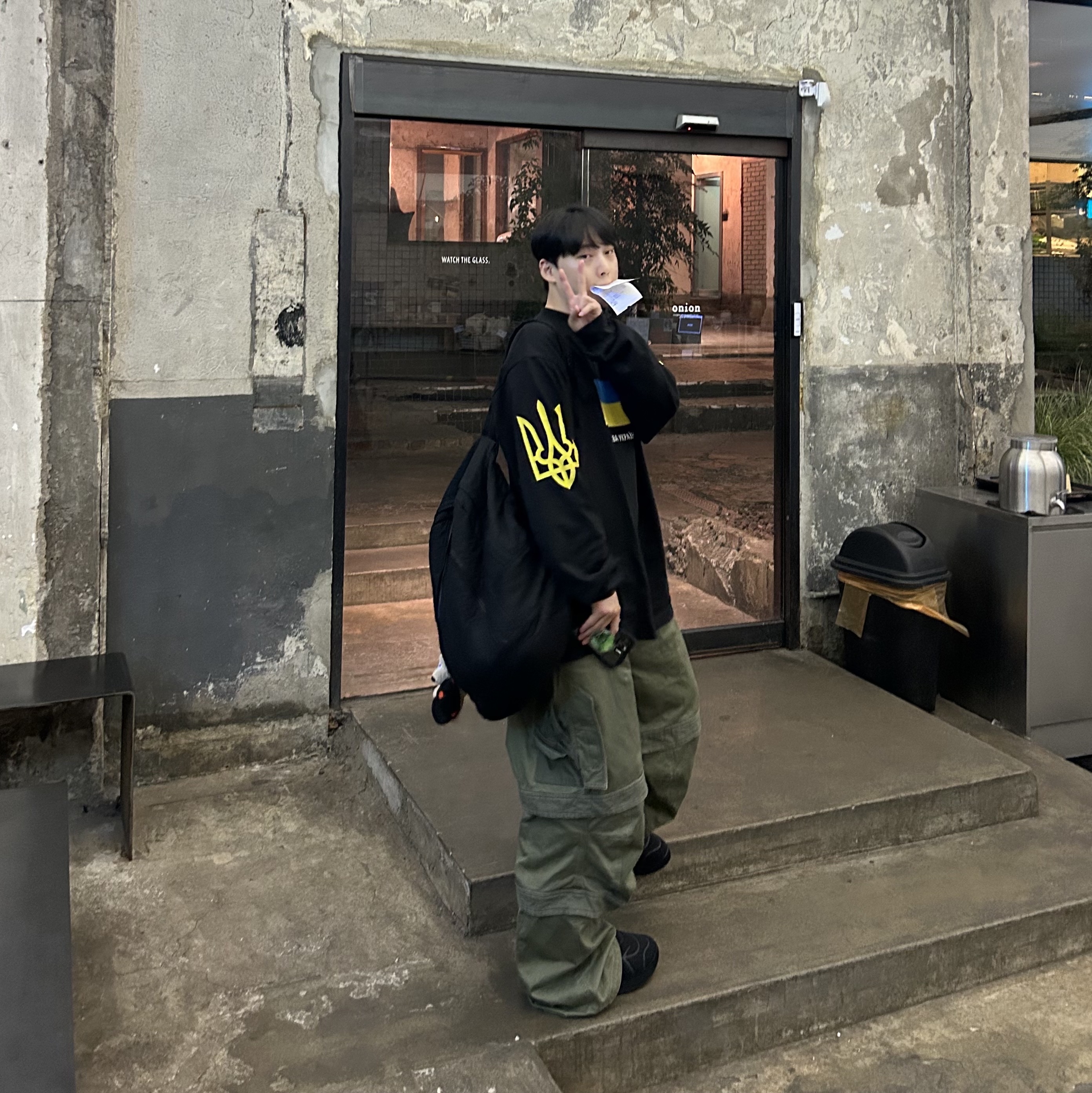Farfromwhat Far Layered Work Pants Olive, Farfromwhat Far Zipper Ripstop Backpack Black 착용 스타일
