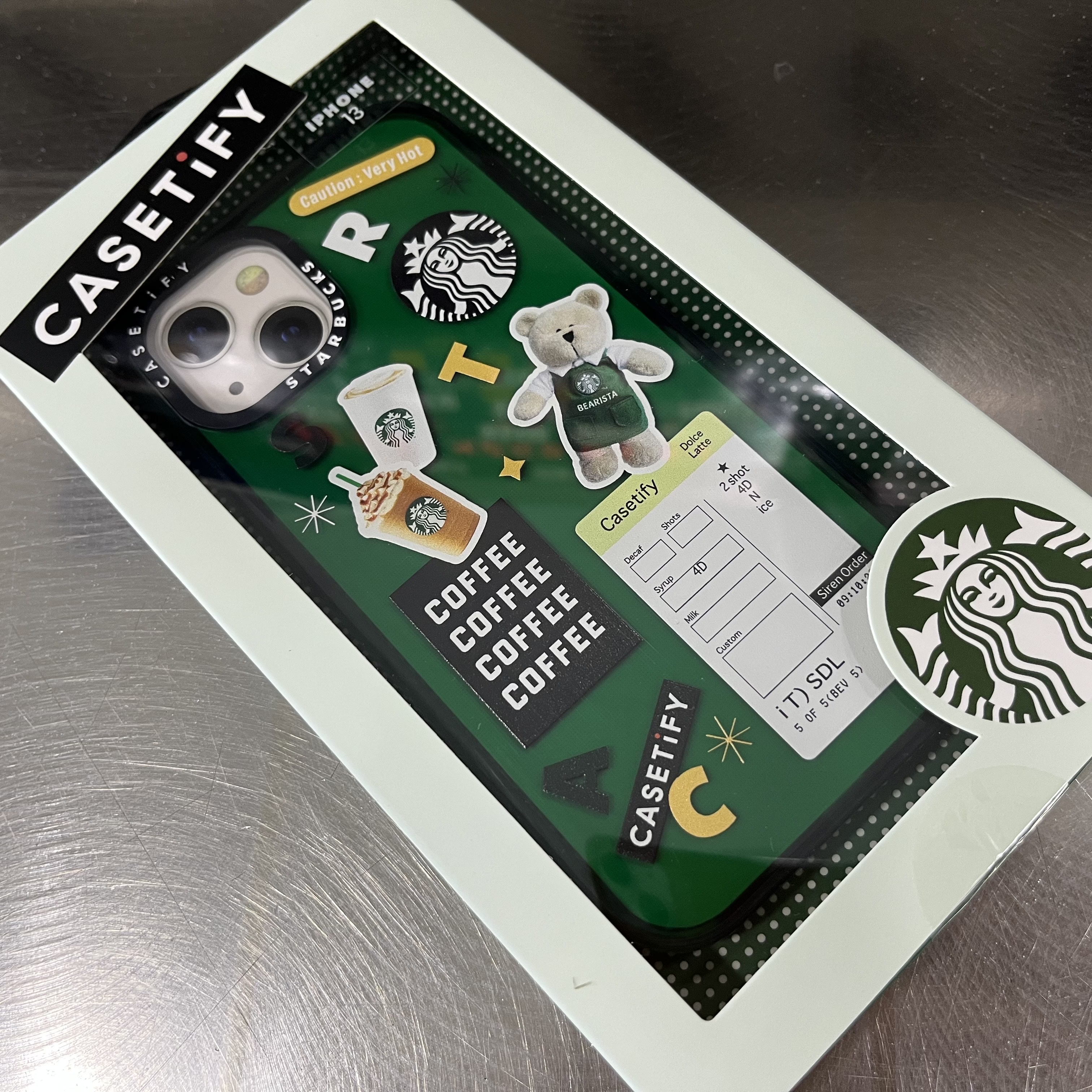 Casetify x Starbucks Icon Impact iPhone Case Green 착용 스타일