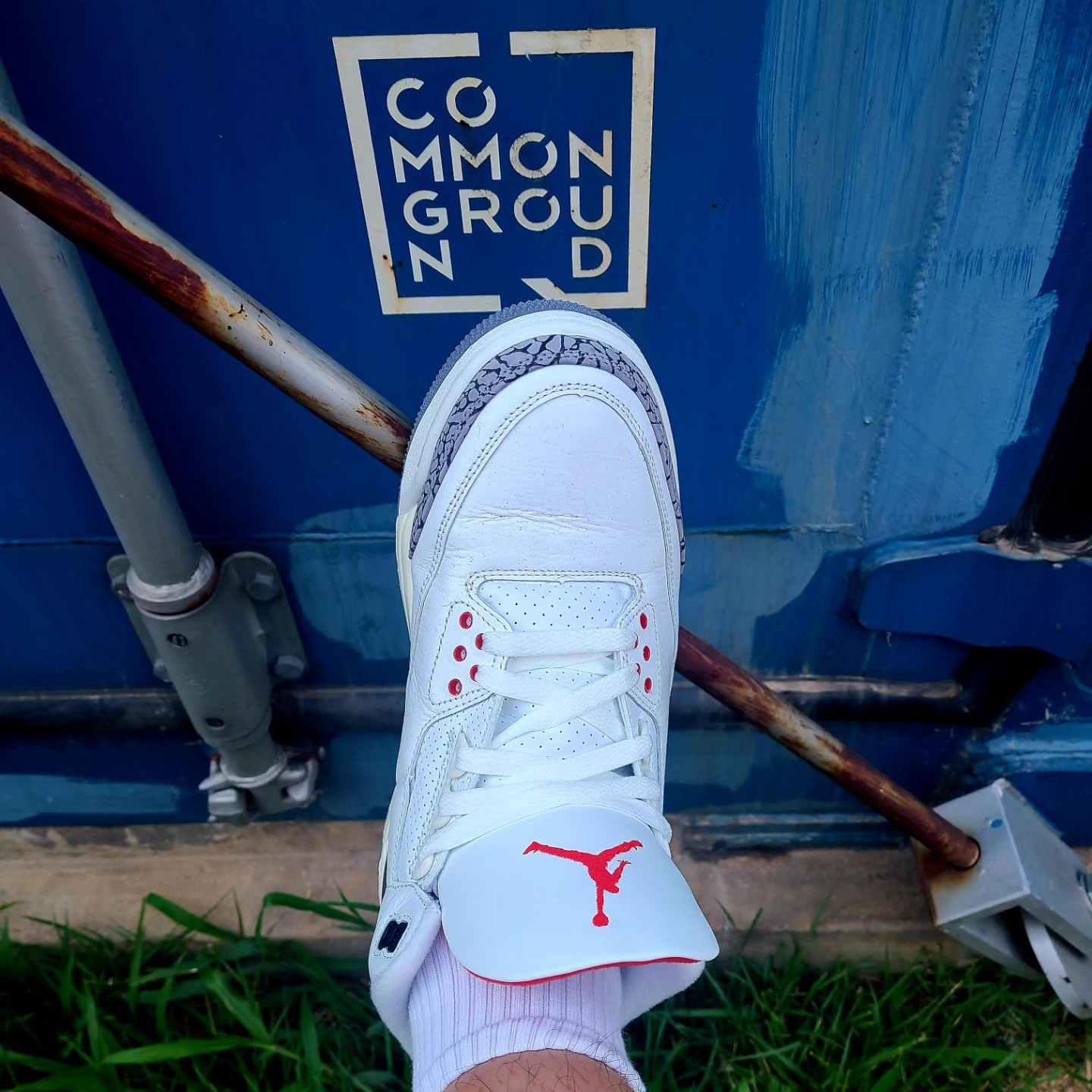 Jordan 3 Retro White Cement Reimagined 착용 스타일 - 1