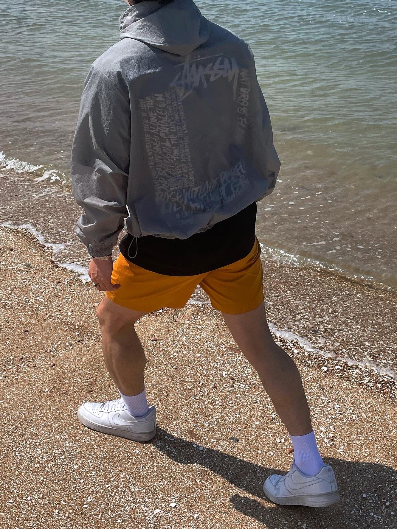Stussy Camellias Pig. Dyed T-Shirt Black, Nike Air Force 1 '07 Low White 착용 스타일 - 2