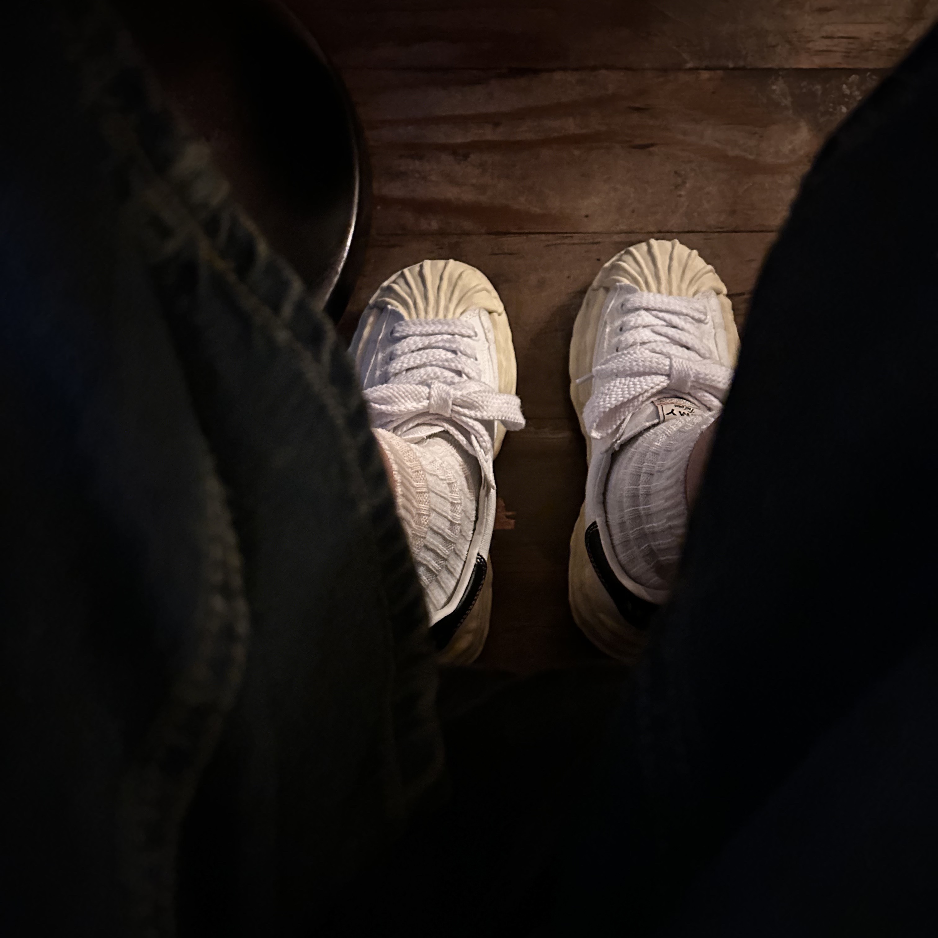 Maison Mihara Yasuhiro Blakey VL OG Sole Canvas Low-top Sneakers White 착용 스타일