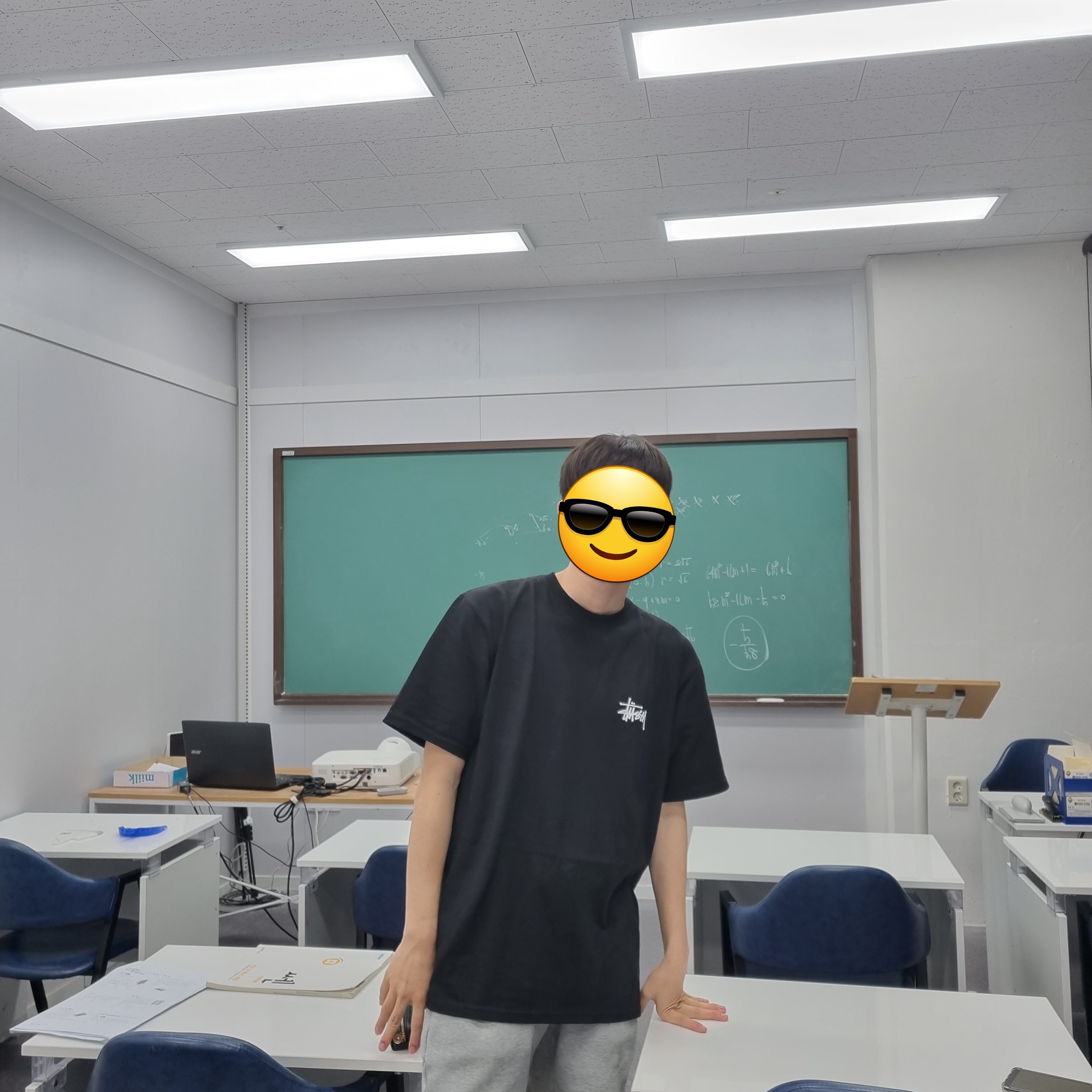 Stussy Melted T-Shirt Black 착용 스타일 - 1