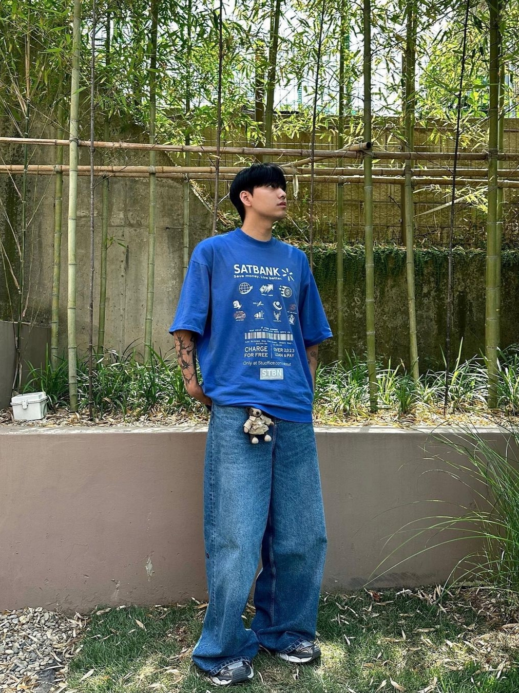 [KREAM 단독] STU Spray Bank Printing T-Shirt Blue 착용 스타일