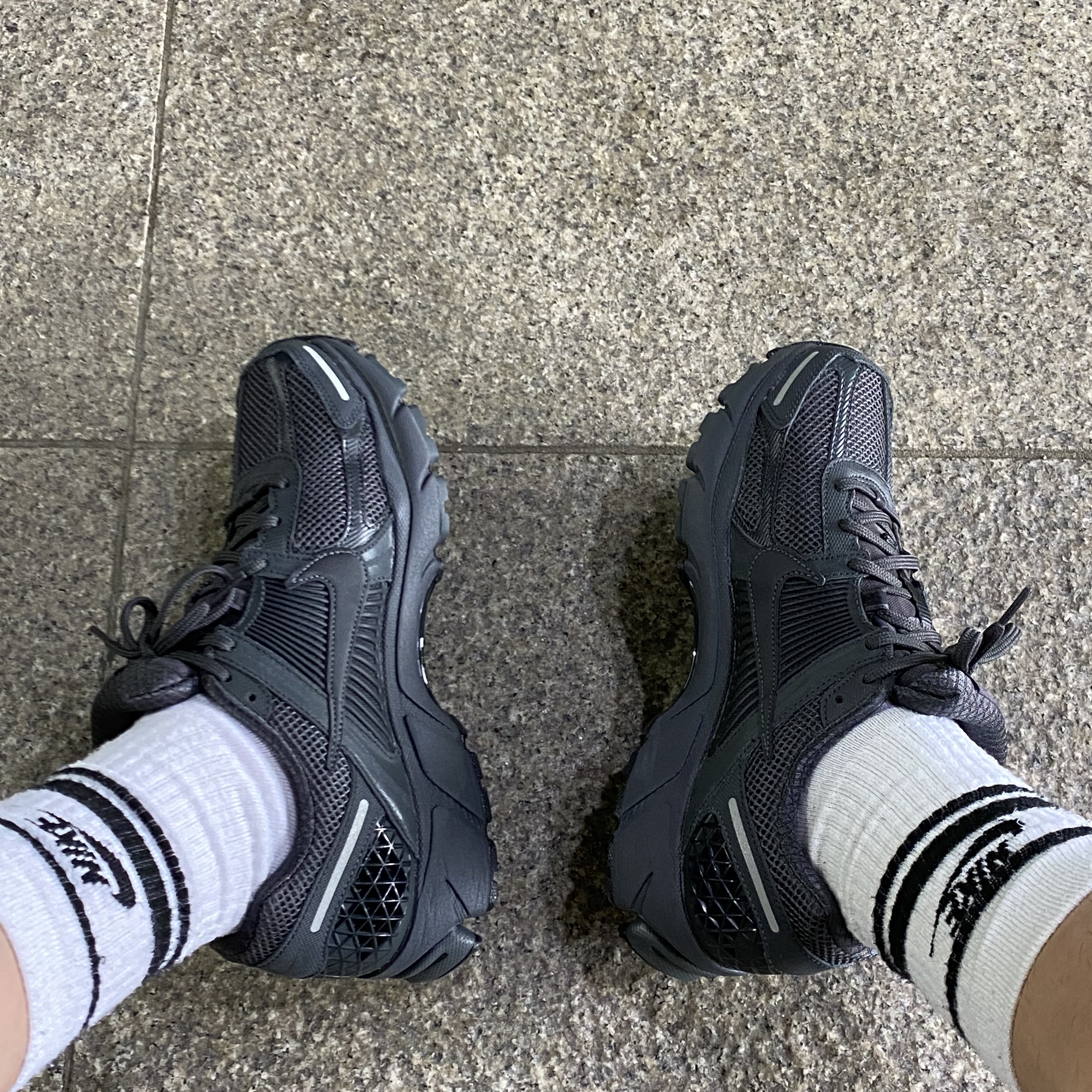 Nike Zoom Vomero 5 SP Anthracite 2023 착용 스타일