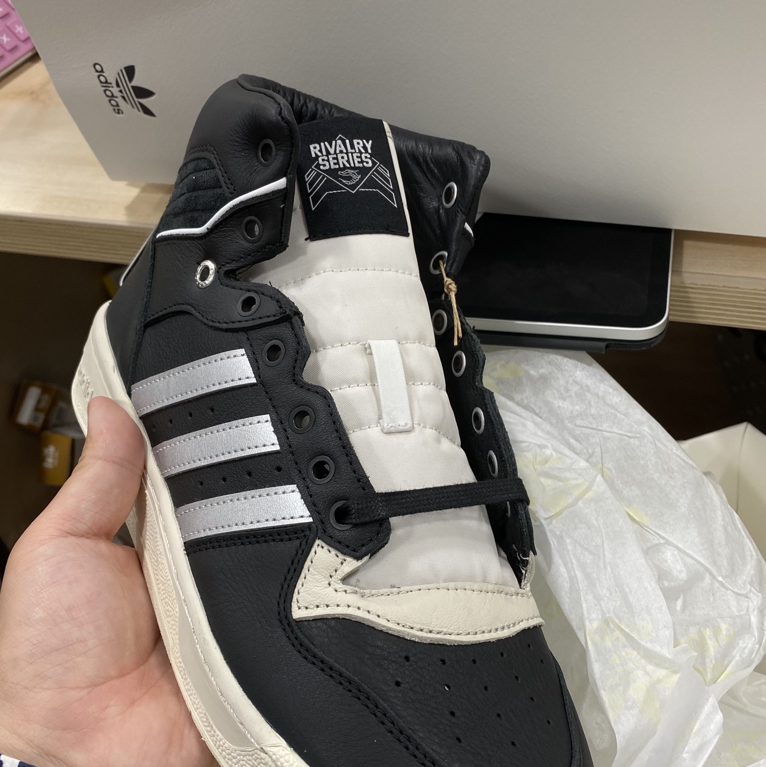 Adidas Rivalry High Consortium Core Black 착용 스타일