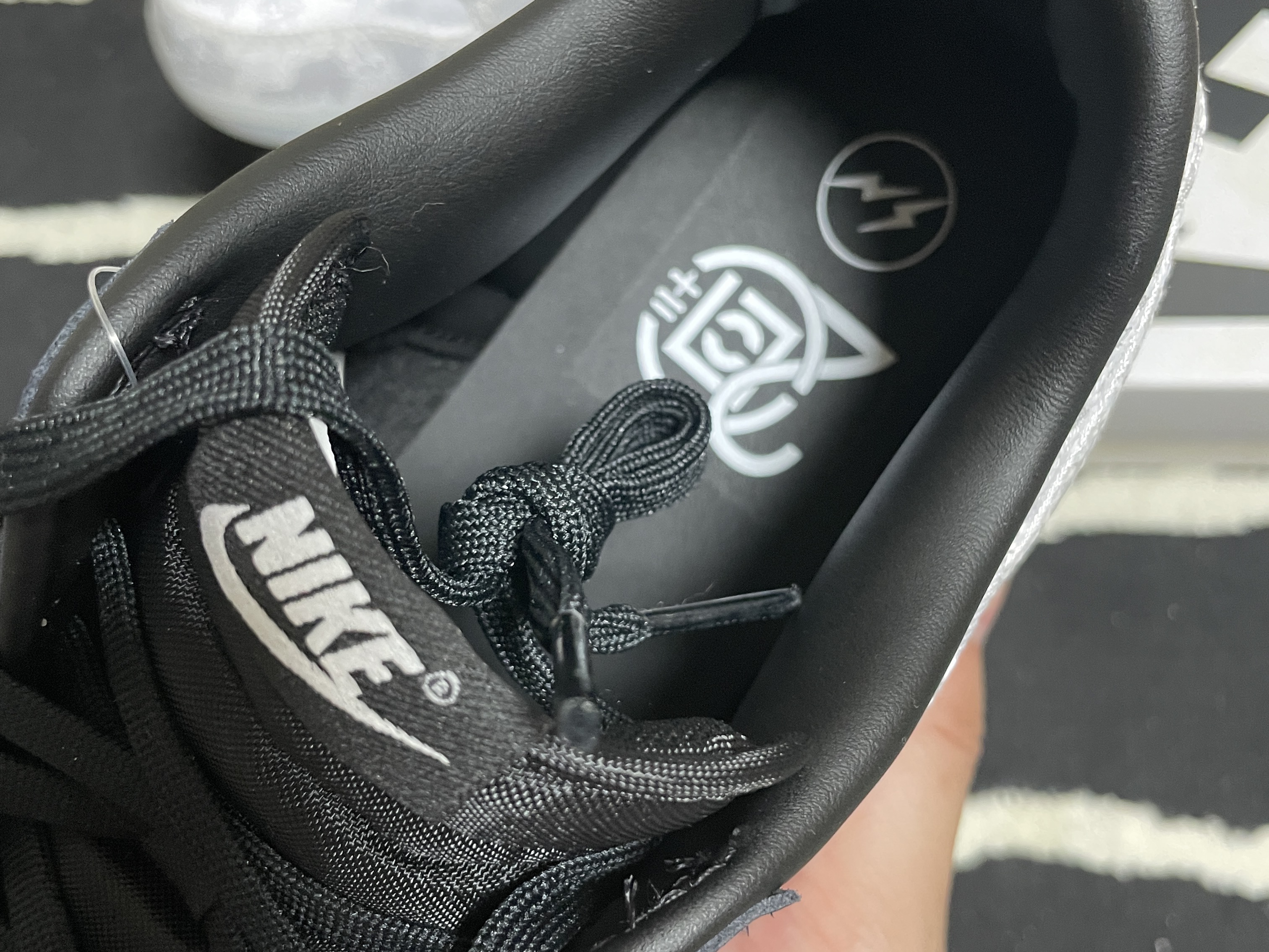 Nike x Clot x Fragment Dunk Low Black and White 착용 스타일 - 3