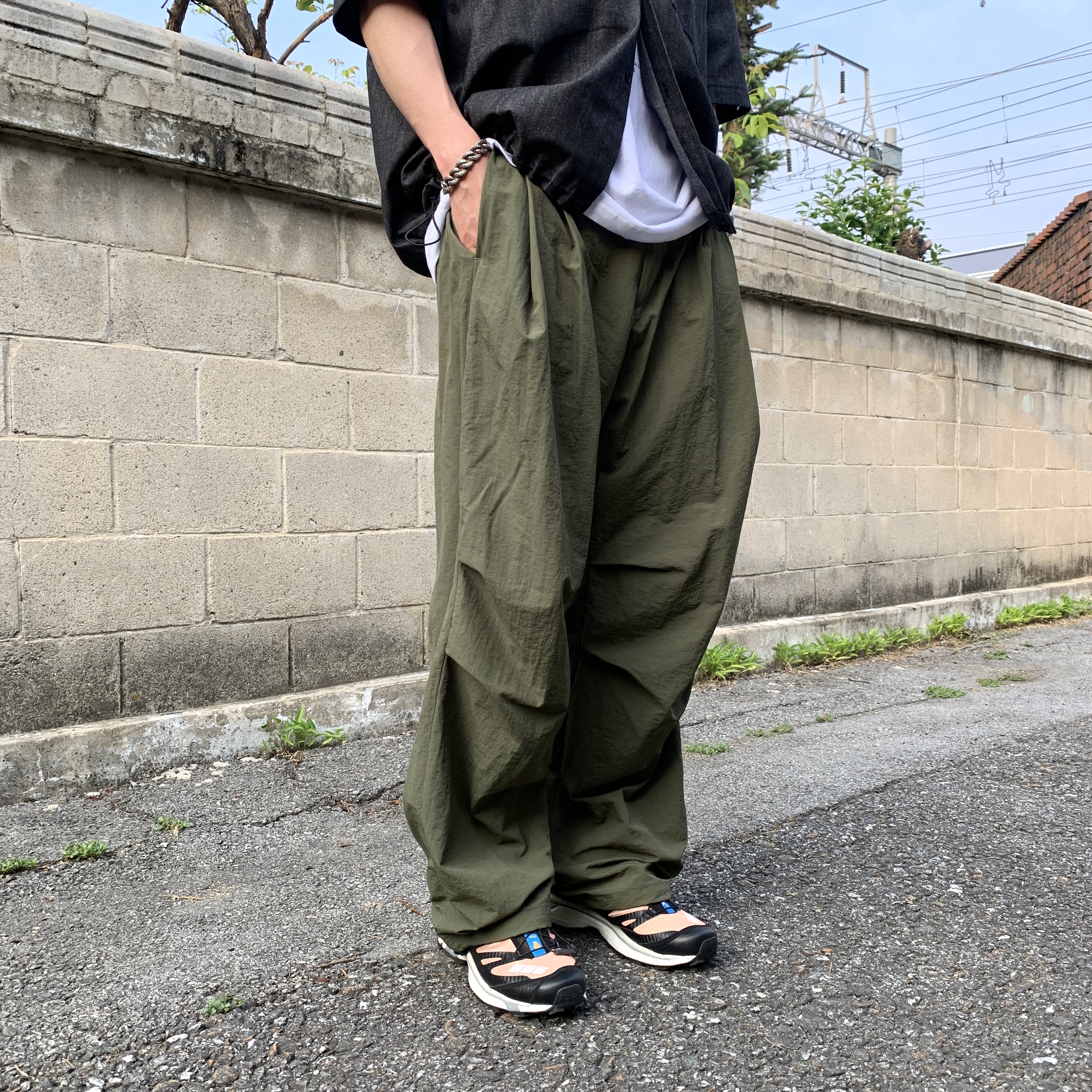 Salomon XT-4 Tobacco Brown 착용 스타일 - 2